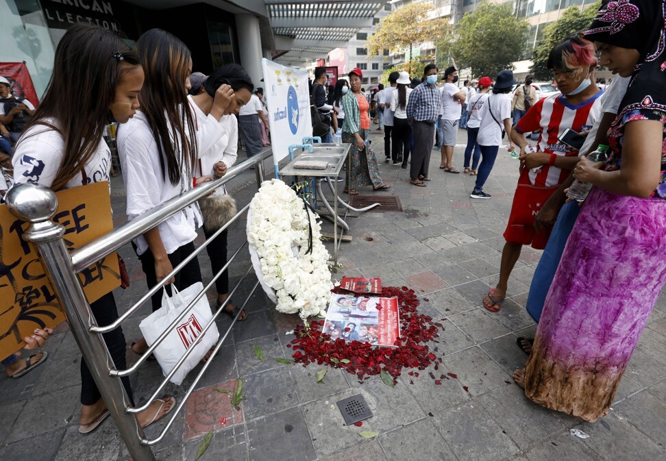 Myanmar demonstrators pay tribute to Wai Yan Tun, a protester who was shot dead in Mandalay. Photo: EPA
