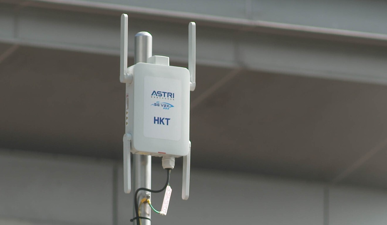 Data collection sensors mounted on roadside traffic light posts, lamp posts and buildings can exchange traffic information with smart vehicles, pedestrians and cyclists as they pass by.