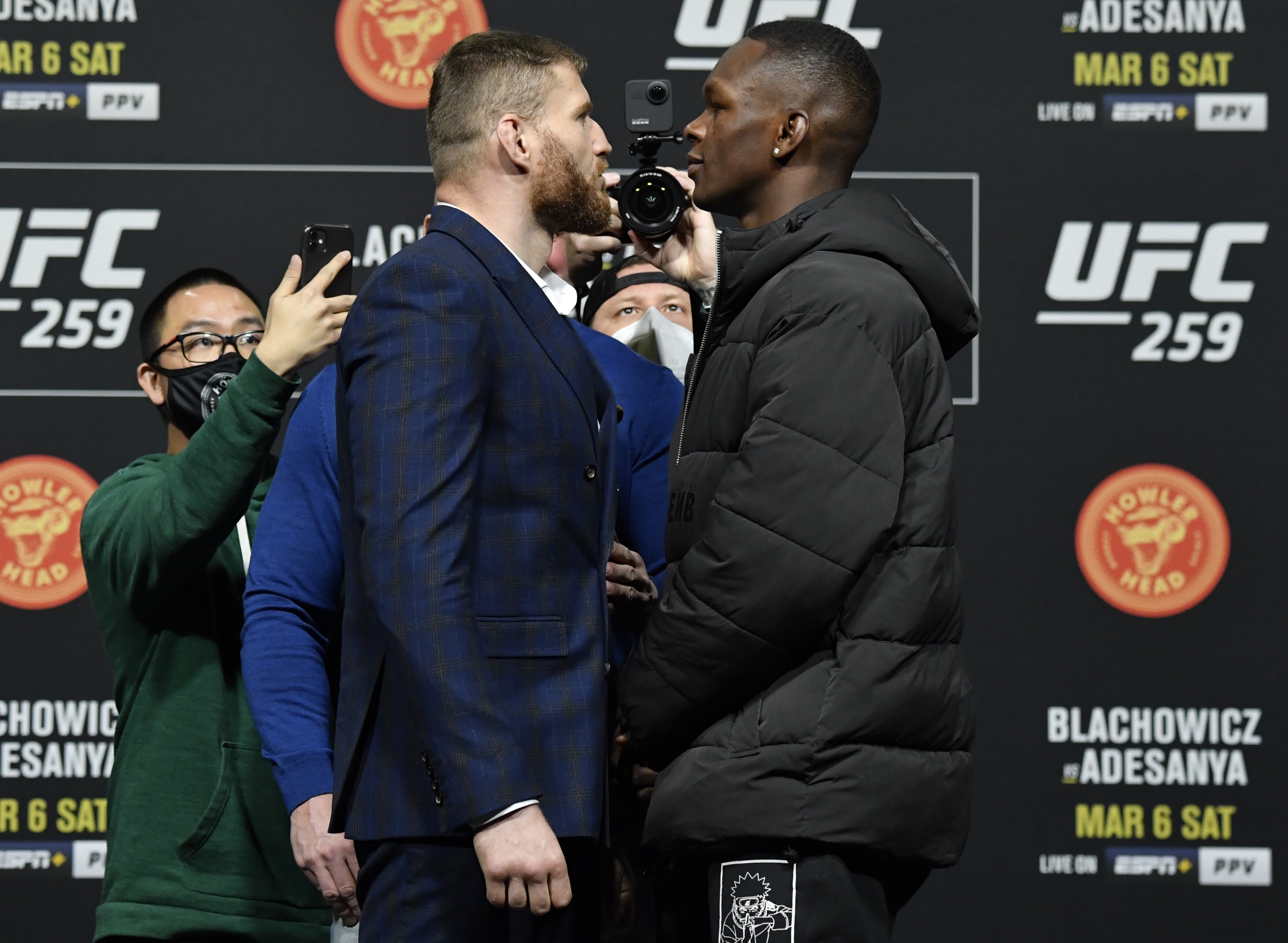 Jan Blachowicz (left) and Israel Adesanya face off during the UFC 259 press conference at UFC Apex on March 4, 2021 in Las Vegas, Nevada. Photo: Jeff Bottari/Zuffa LLC