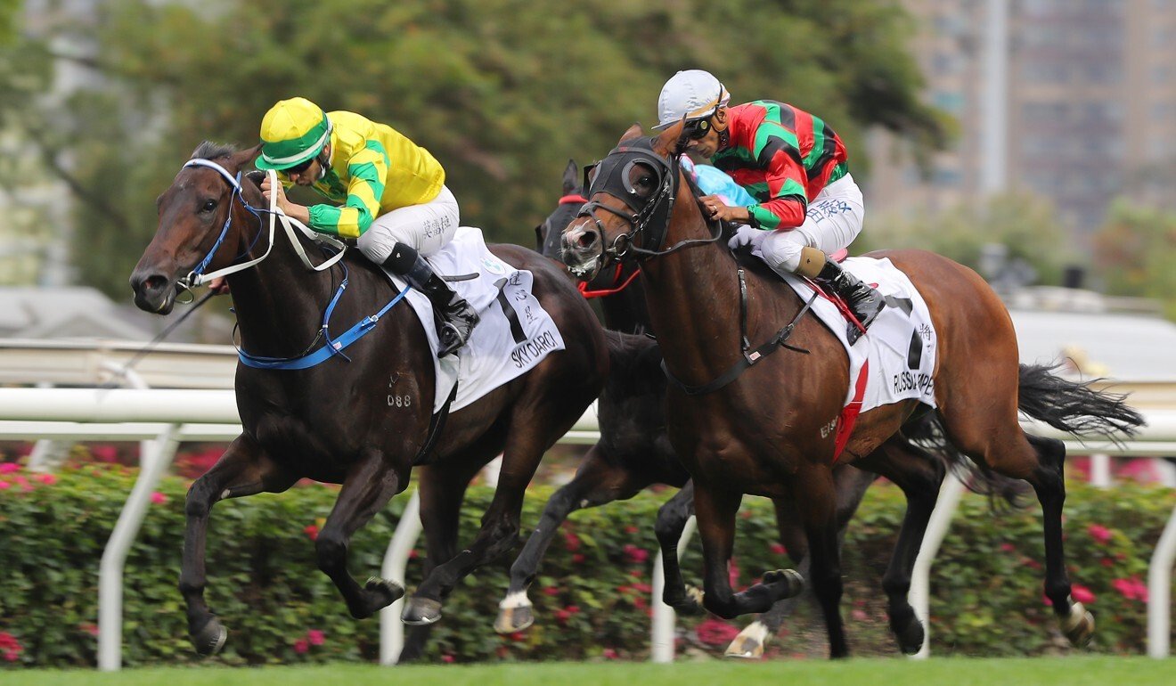 Joao Moreira (left) fends off Russian Emperor to win on Sunday.