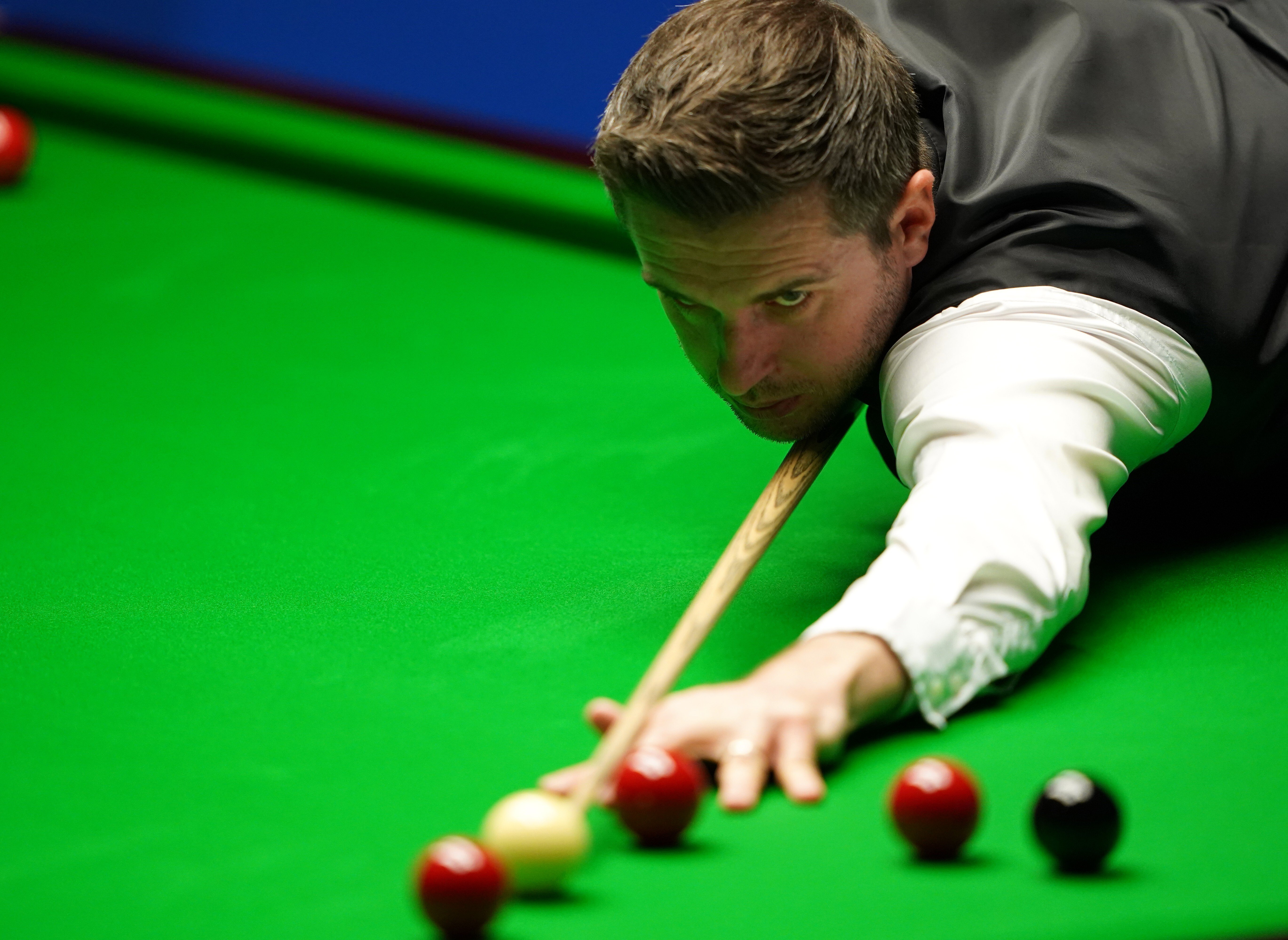 England’s Mark Selby hold the advantage over Shaun Murphy in their World Championship final after day one. Photo: Zac Goodwin – Pool/Getty Images