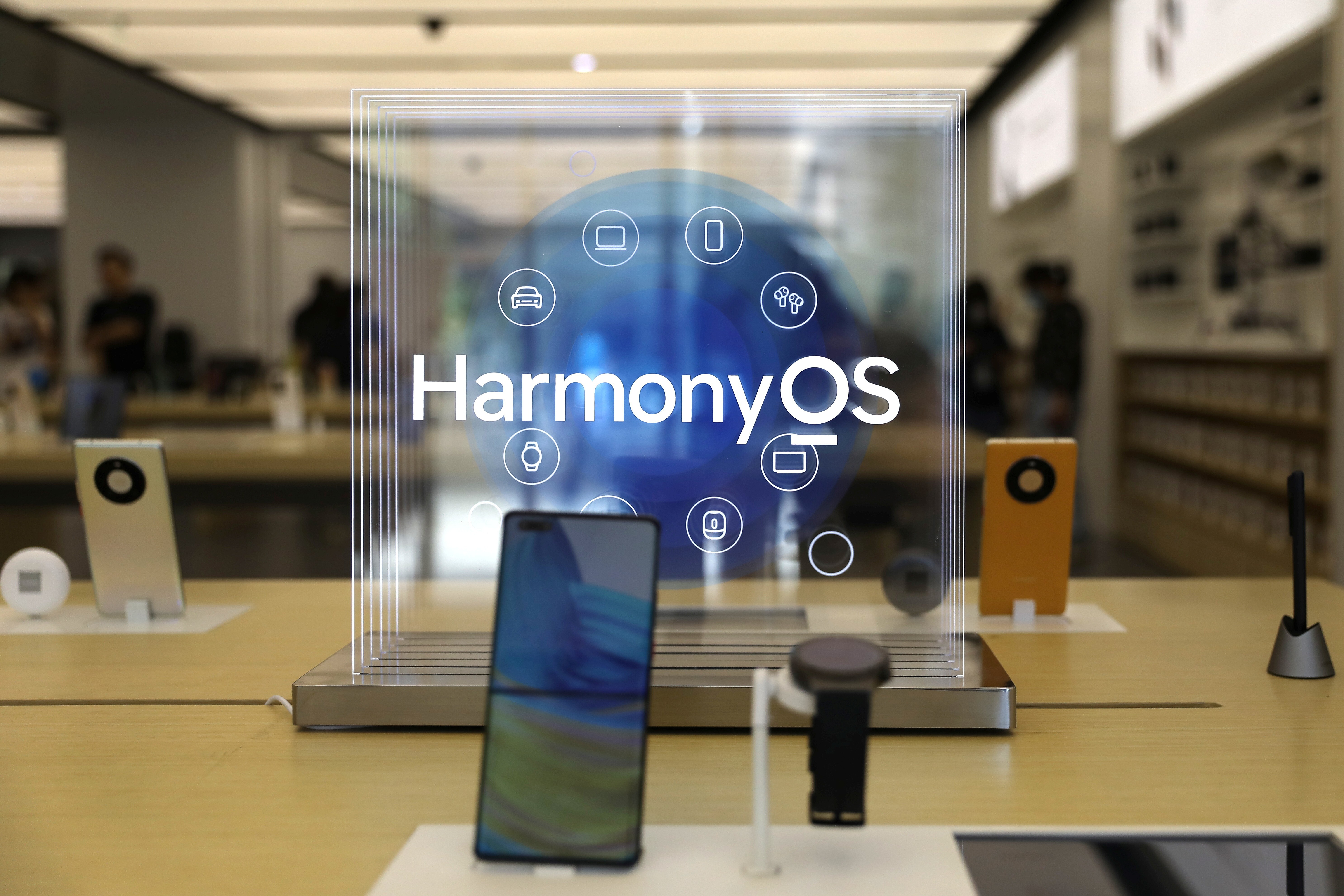 Huawei Technologies Co’s Mate 40 smartphone, installed with its HarmonyOS 2 mobile platform, is displayed at one of the company’s stores in Beijing on June 3, 2021. Photo: Reuters