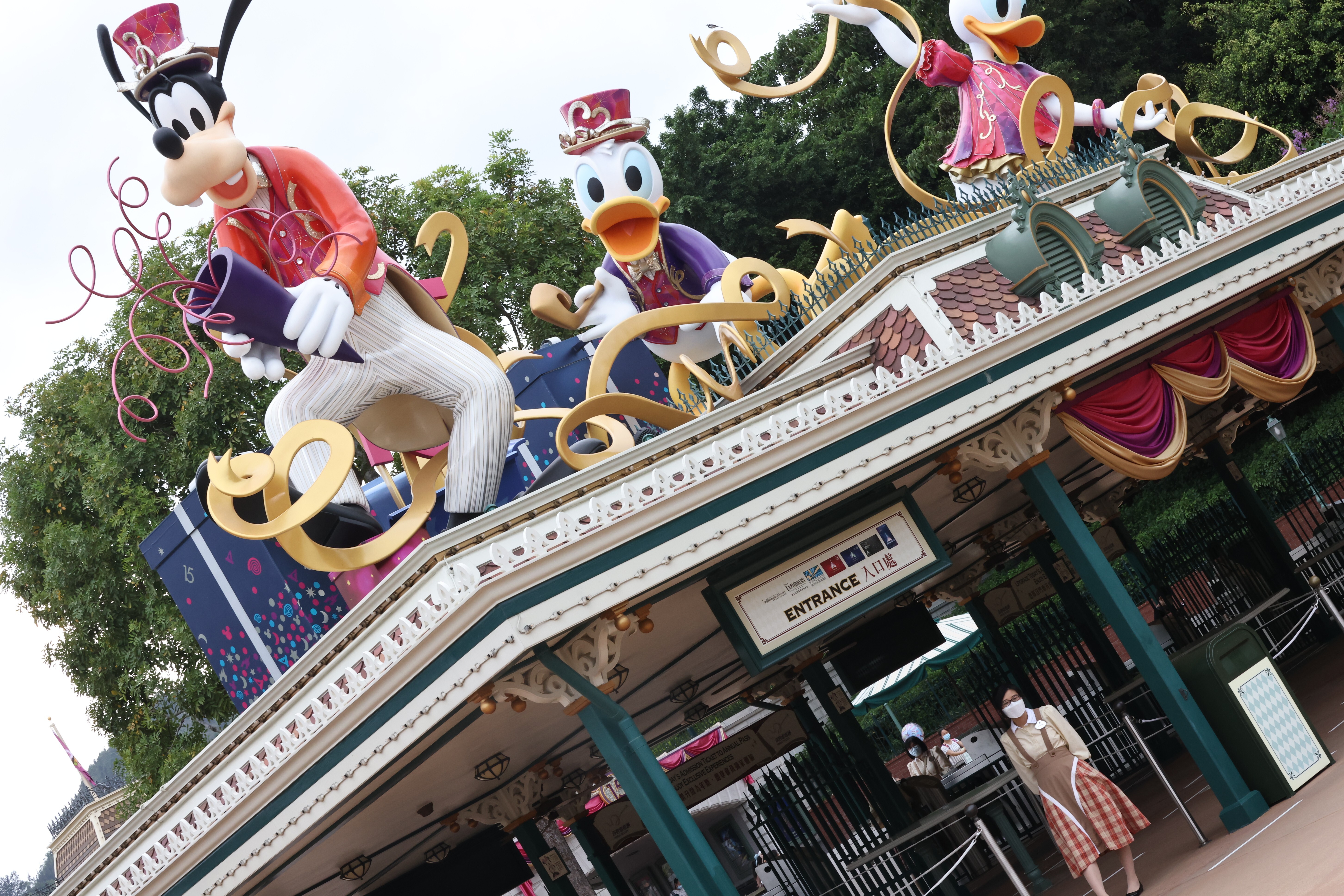 Time For Reflection For Hong Kong Disneyland South China Morning Post