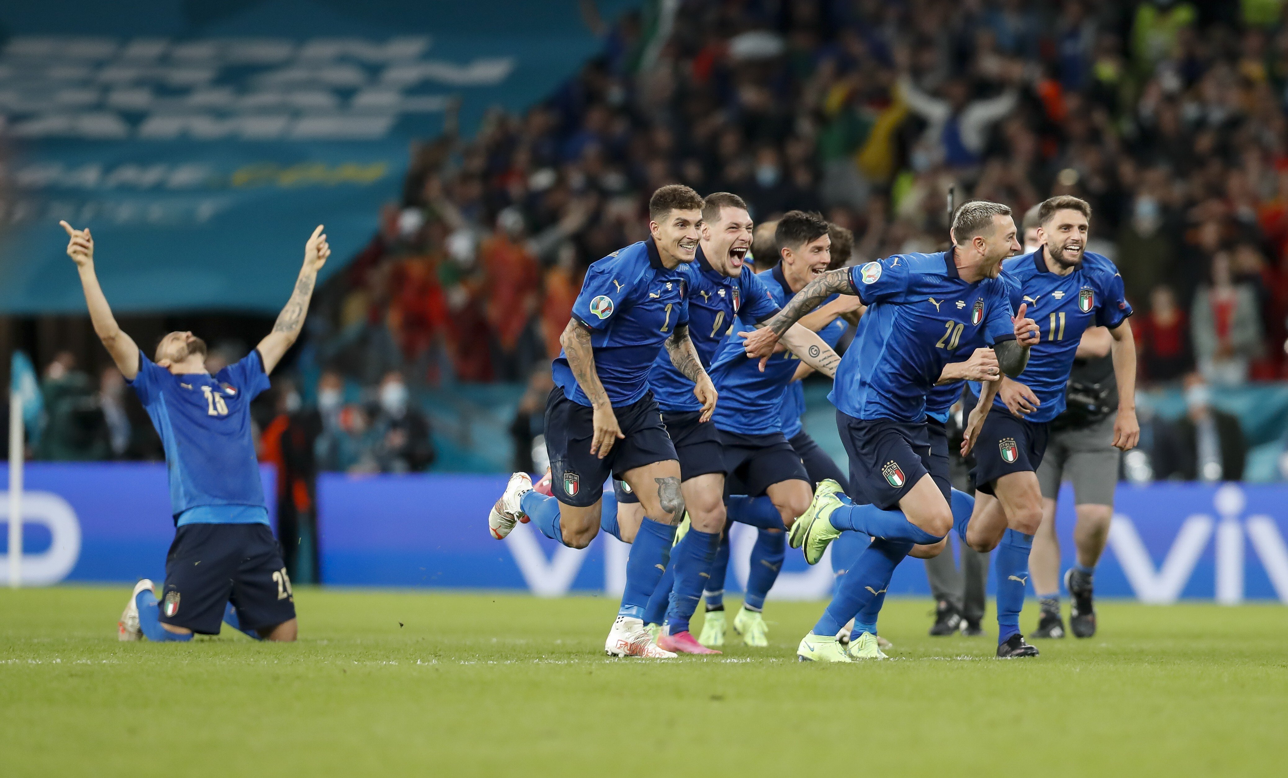 Italy celebrate after beating Spain at Wembley to reach the Euro 2020 final. Photo: Xinhua