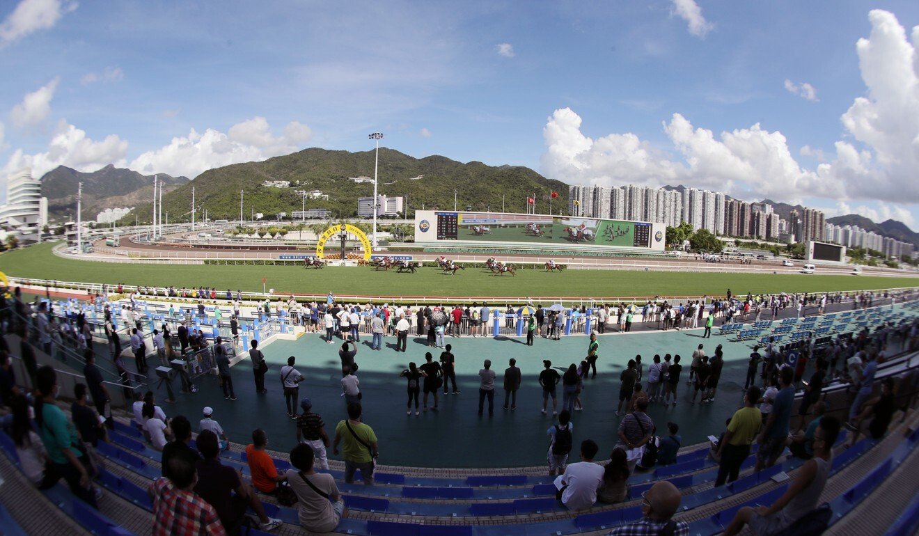 Racing fans at Sha Tin finale.