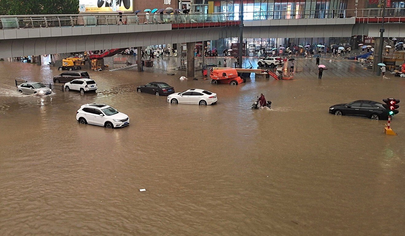 Flash Floods In A Few Areas In S Pore As Torrential Downpour Pounds Island Mothership Sg News From Singapore Asia And Around The World [ 629 x 1200 Pixel ]