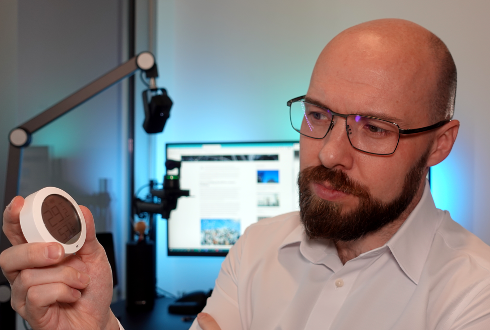 Simon Long, CBRE’s director of workspace technology, says internet ‘coverage, stability and capacity’ are important for people who want to set up well-functioning home offices.