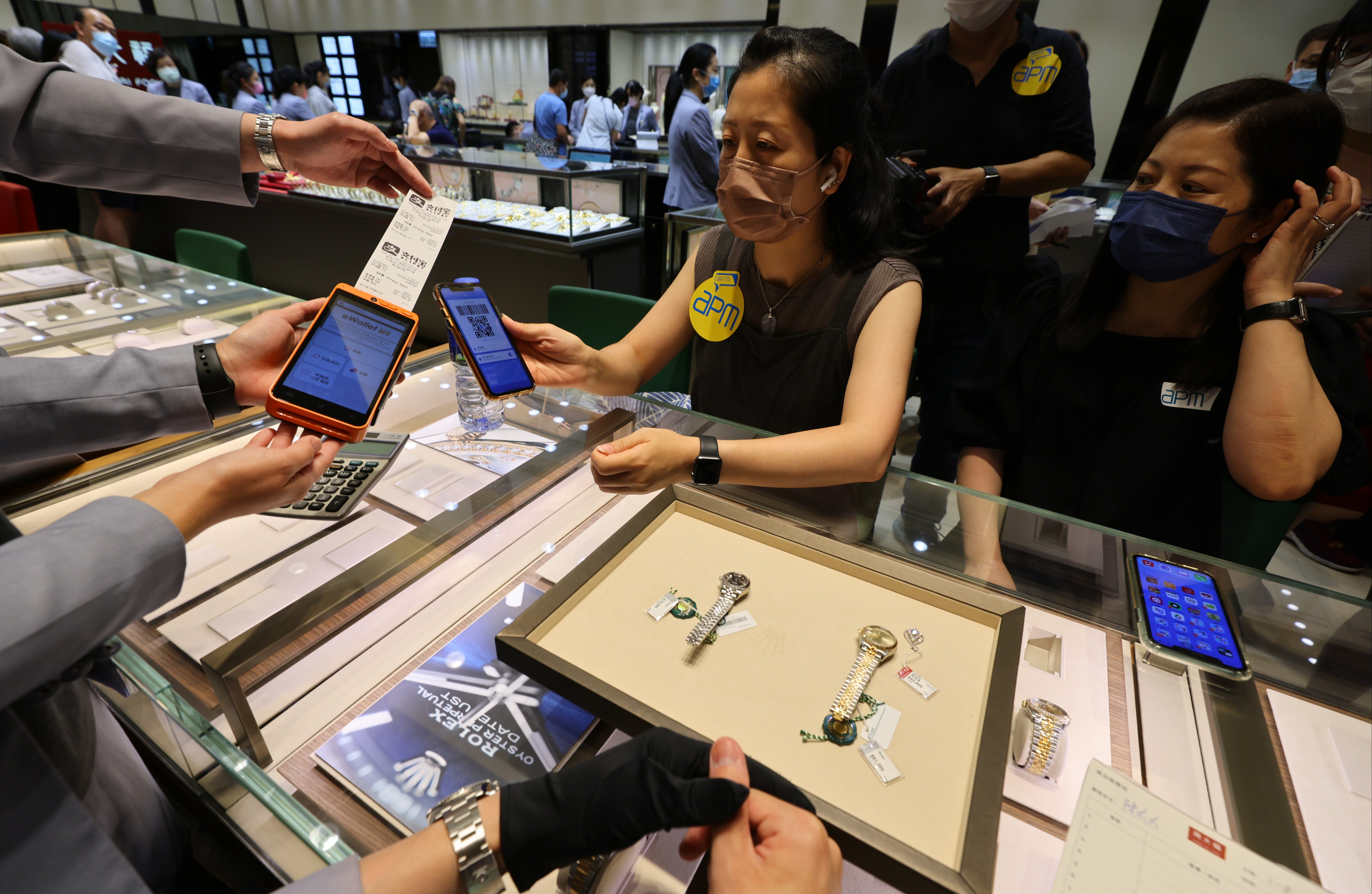 Sisters Pam (left) and Amy Yiu splash out on Rolex watches. Photo: Dickson Lee
