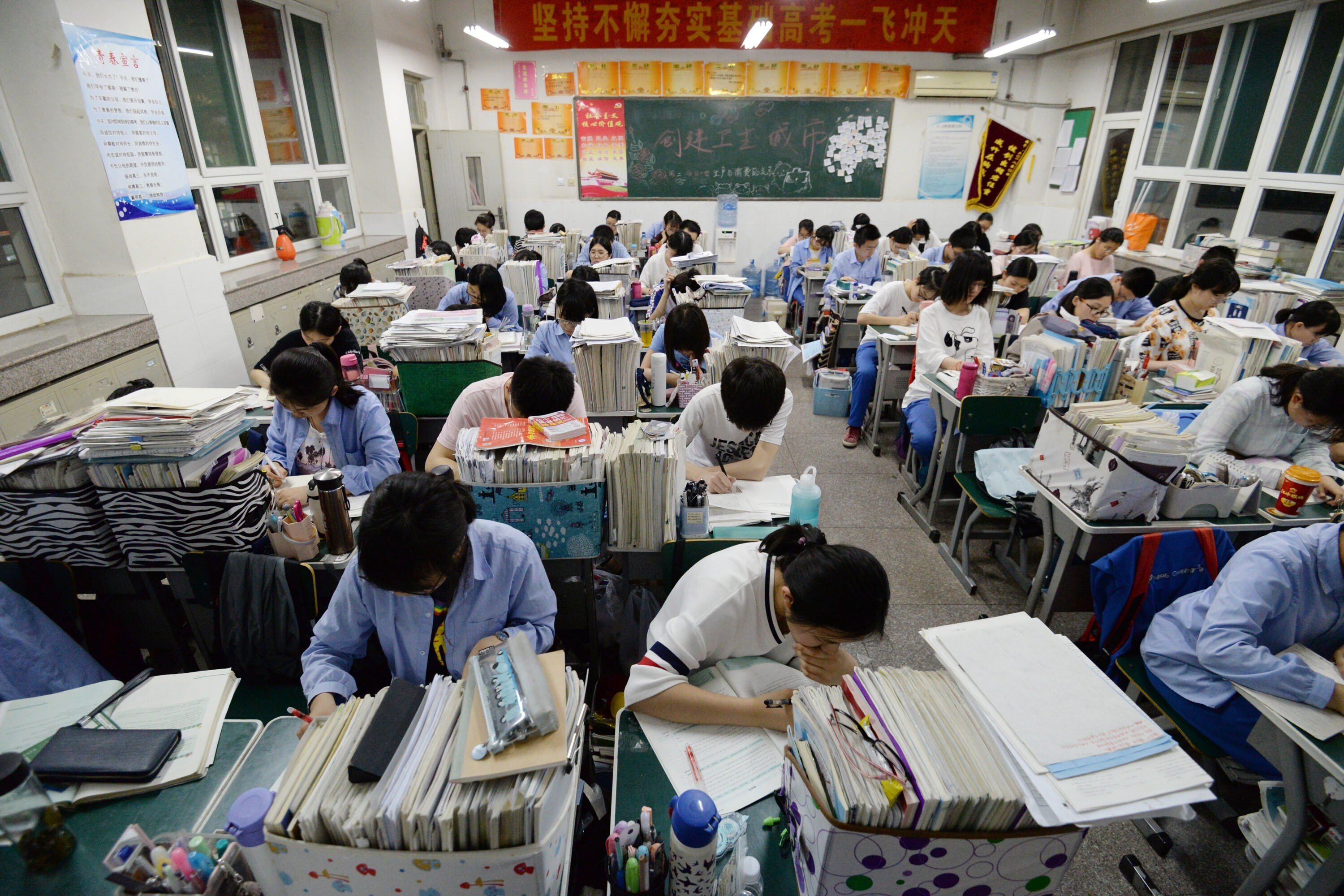 Chinese high school students study late for the annual 'Gaokao' or college entrance examinations in Handan, Hebei Province, China, in May 2018. Photo: EPA-EFE
