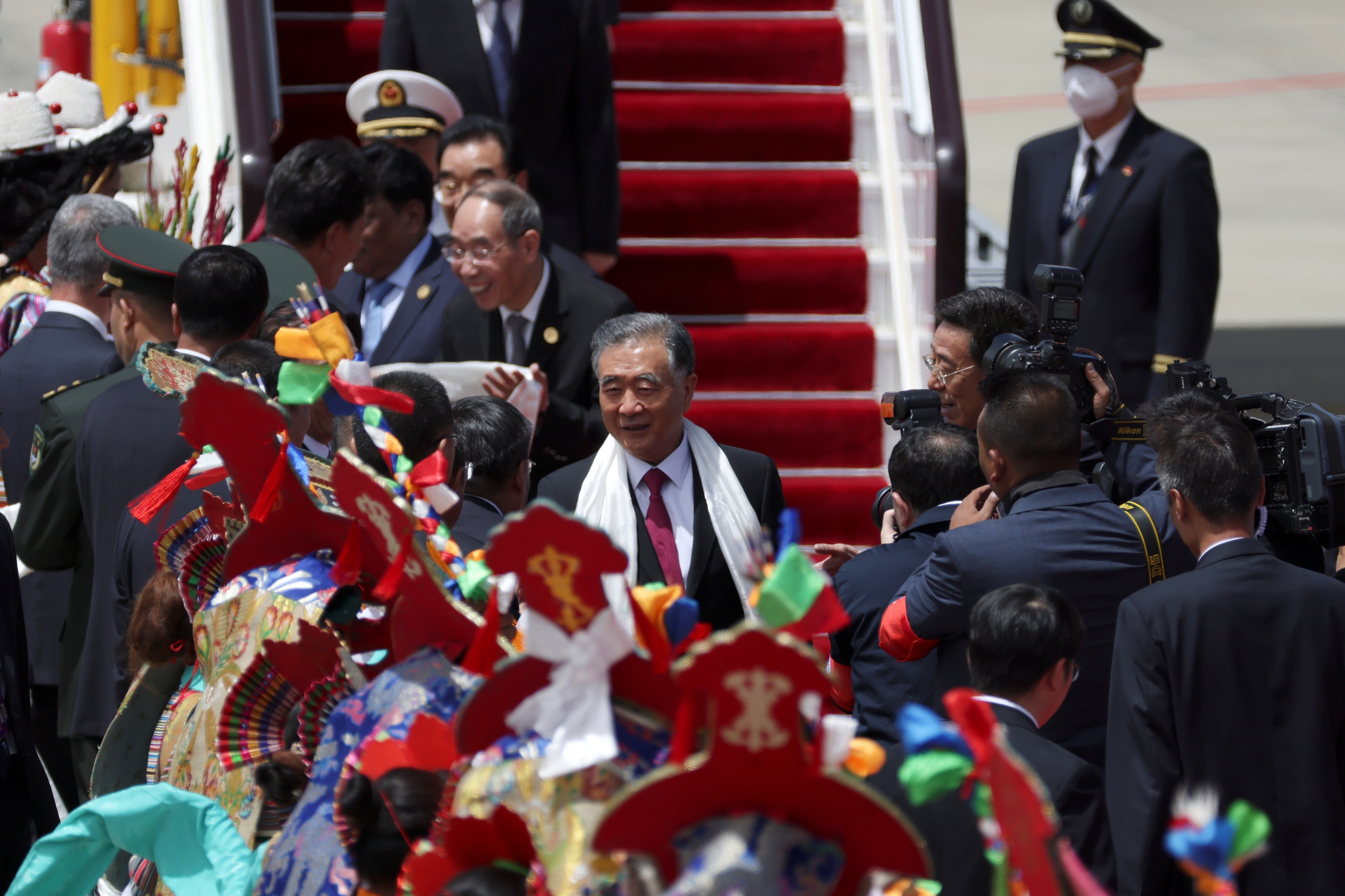 Wang Yang arrives in Lhasa. Photo: Reuters