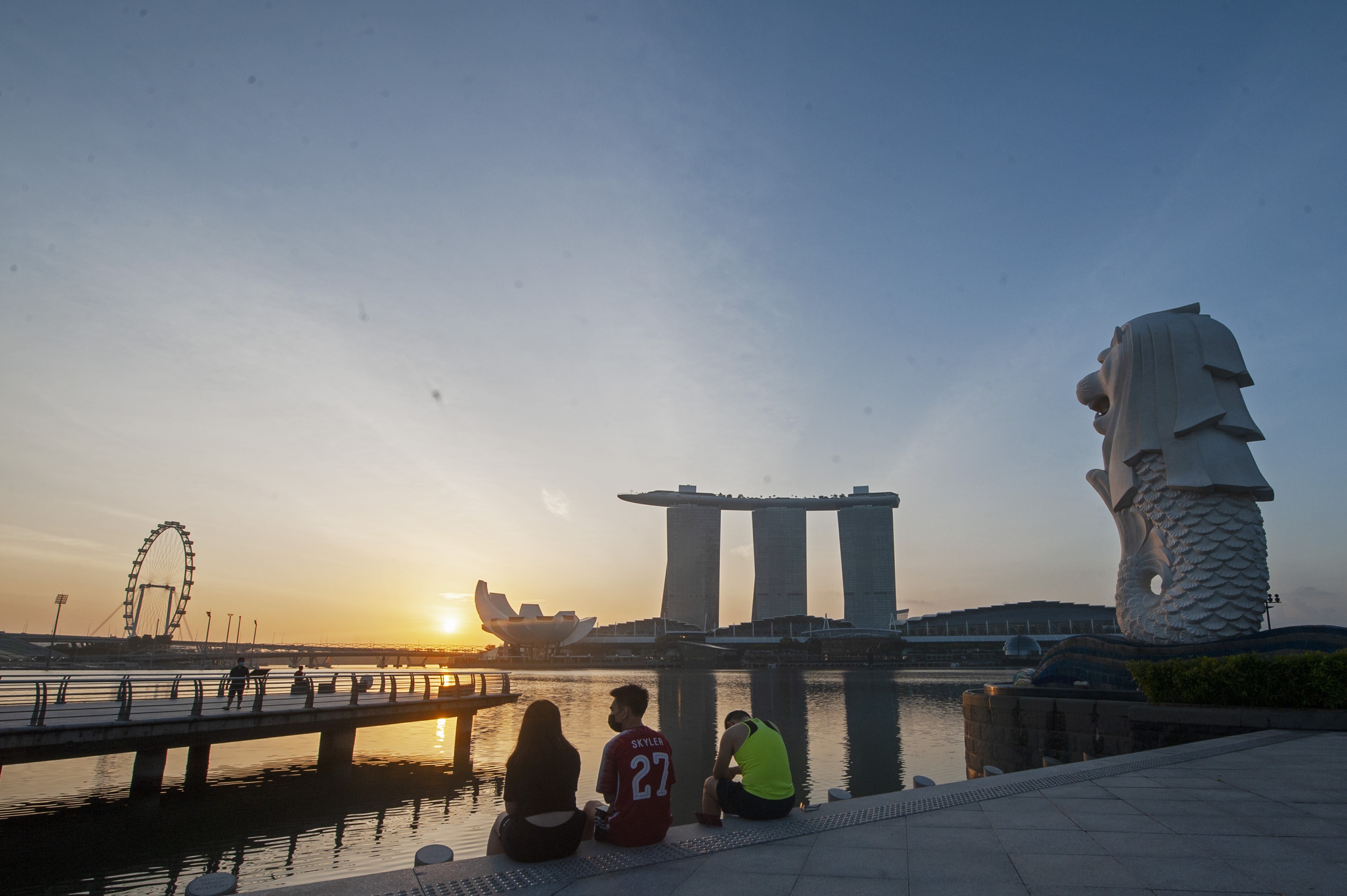Sunrise at the Merlion Park in Singapore. Photo: Xinhua