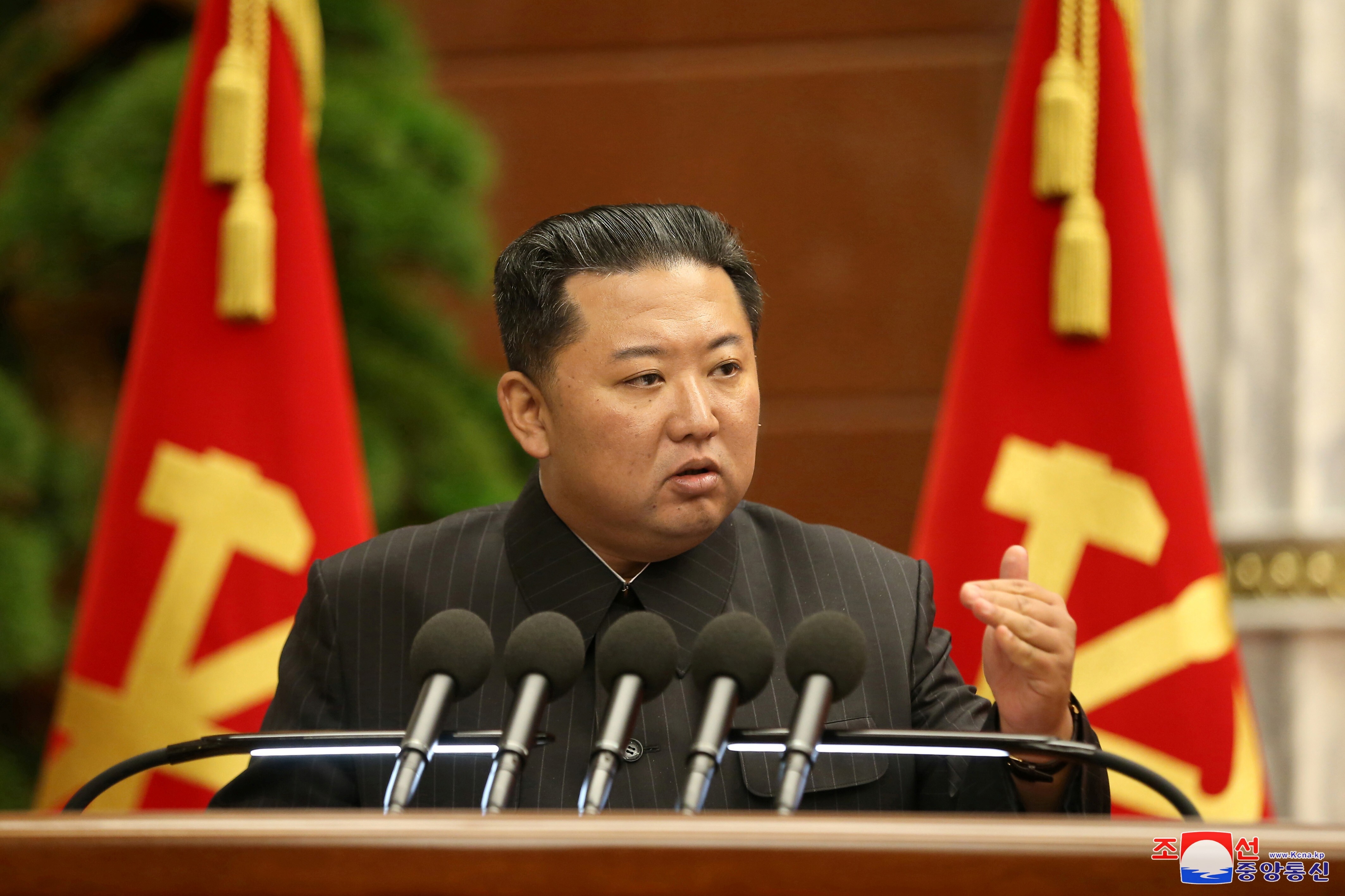 North Korean leader Kim Jong-un speaks during a meeting of the political bureau of the 8th Central Committee of the Workers' Party of Korea in Pyongyang on September 2, calling for tougher coronavirus prevention measures. Photo: Reuters