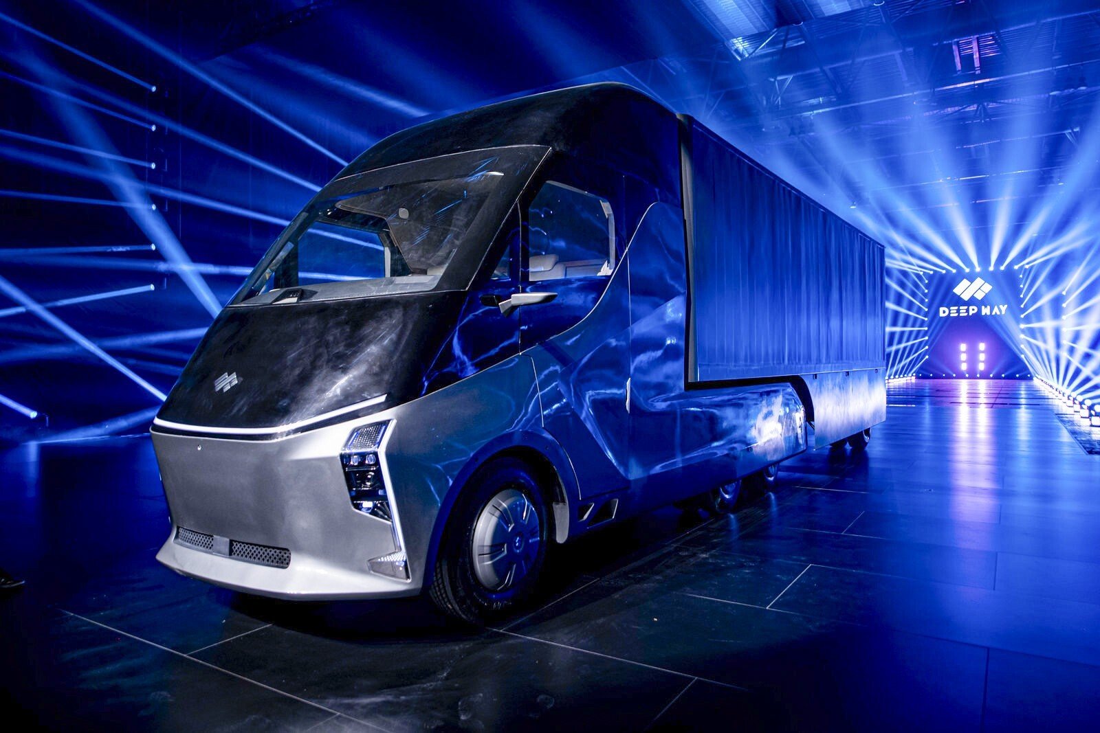 China's Baidu unveils autonomous driving 'robot truck' Xingtu | South China Morning