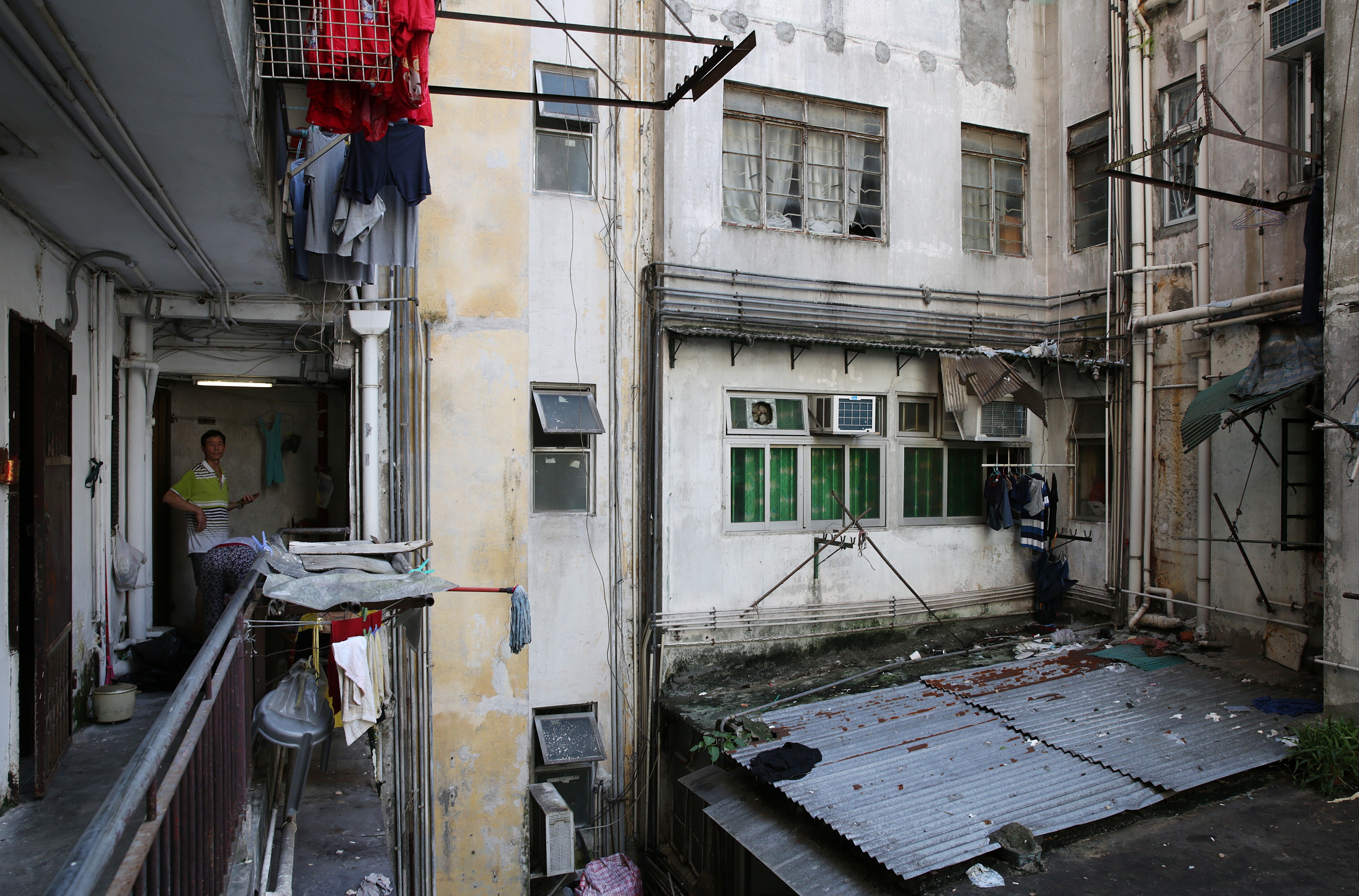 Subdivided flats are mostly found in old tenement buildings that are poorly maintained. Photo: Sam Tsang