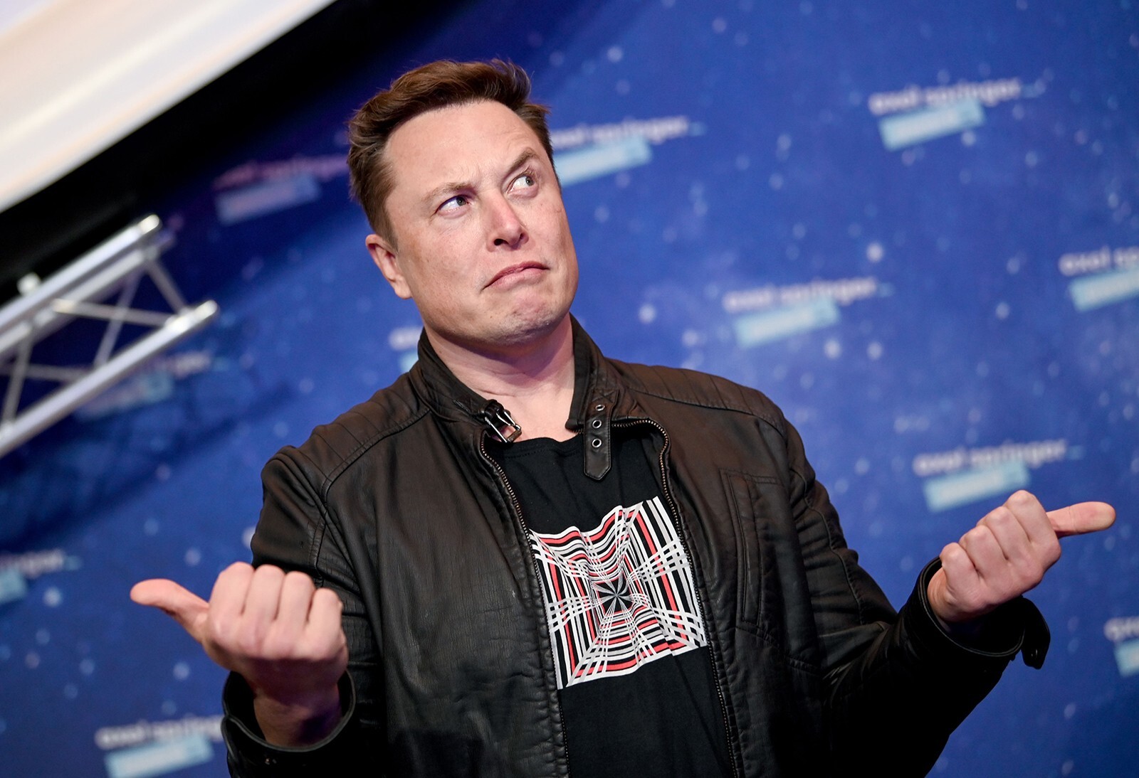 Elon Musk Trolls Twitter - Bloomberg