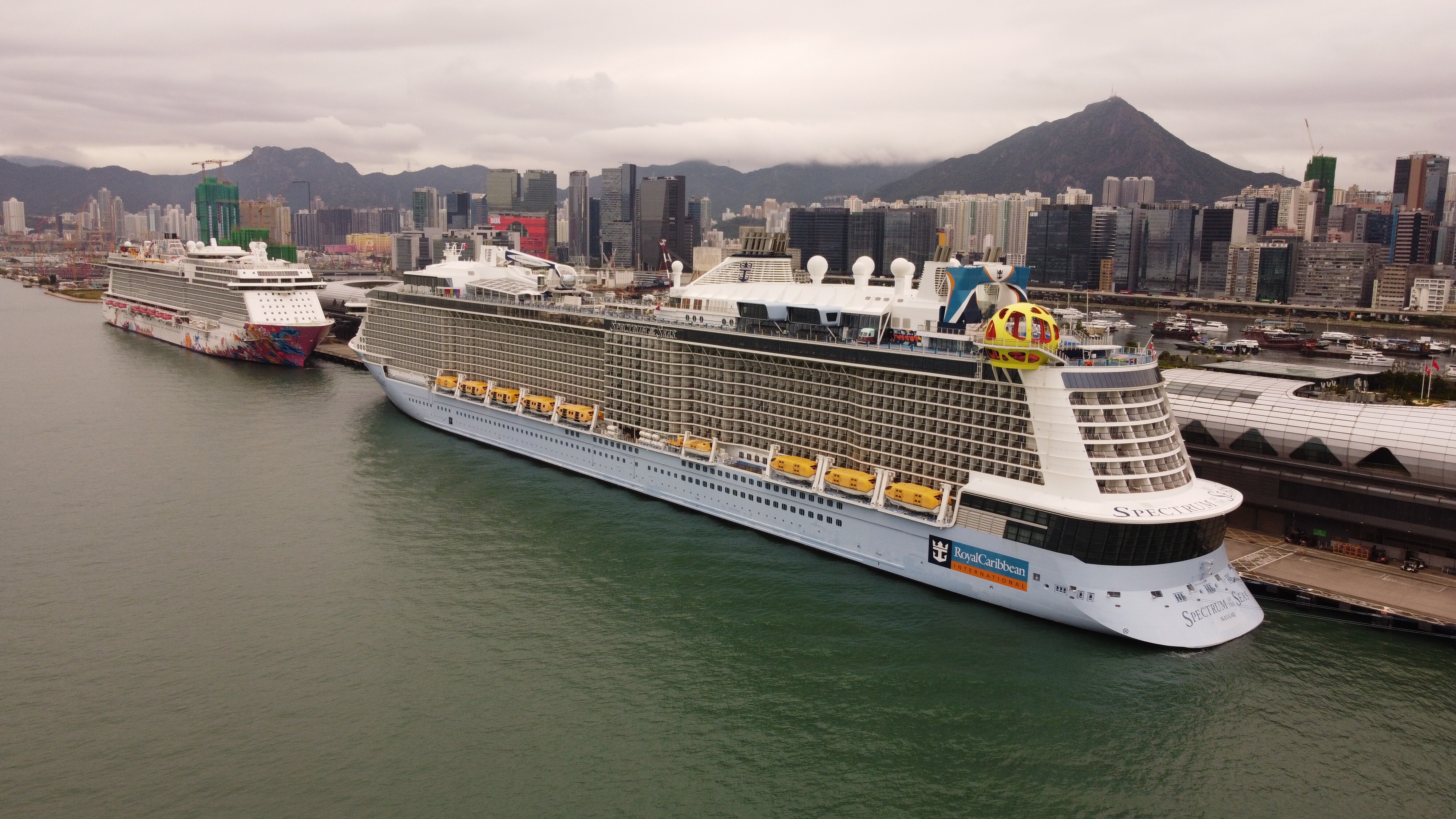 Cruise Operator Genting Hong Kong Files to Wind Up Company - Bloomberg