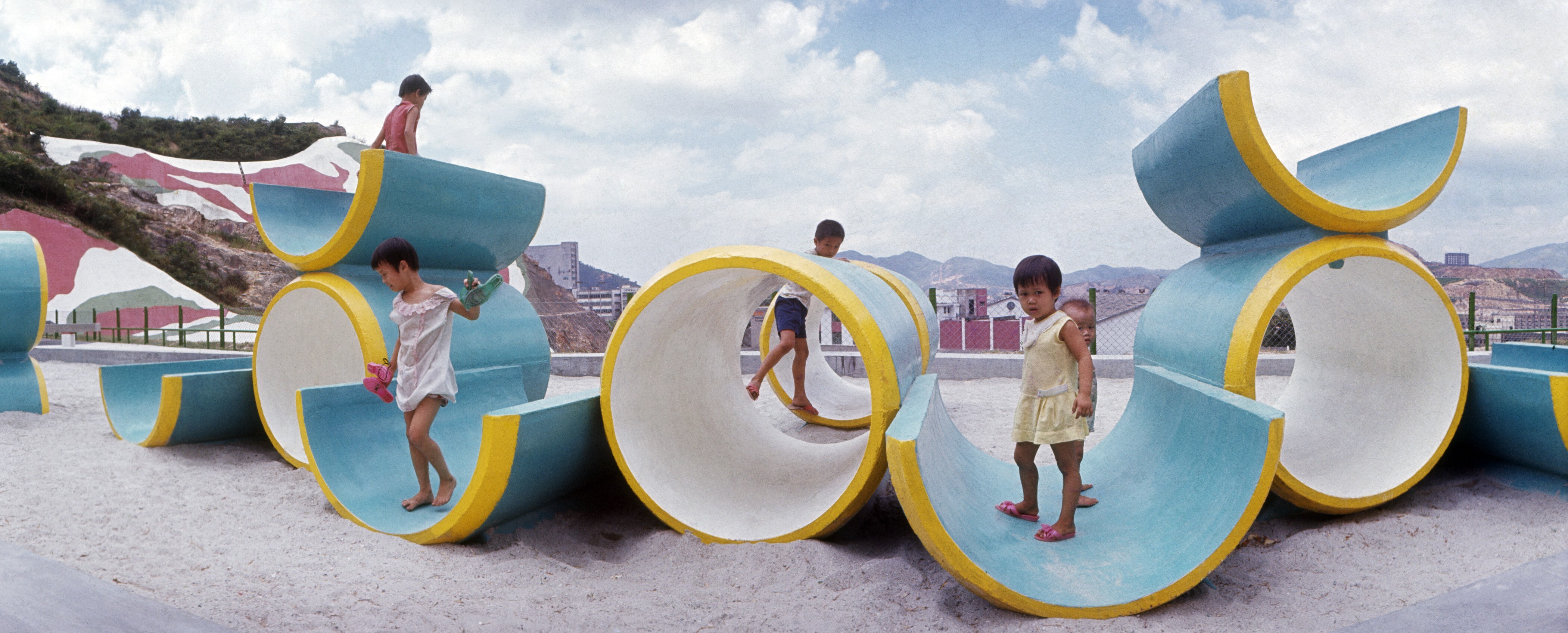 Shek Lei Playground in Kwai Chung in 1970, designed by American artist Paul Selinger. Photo: Information Services Department.