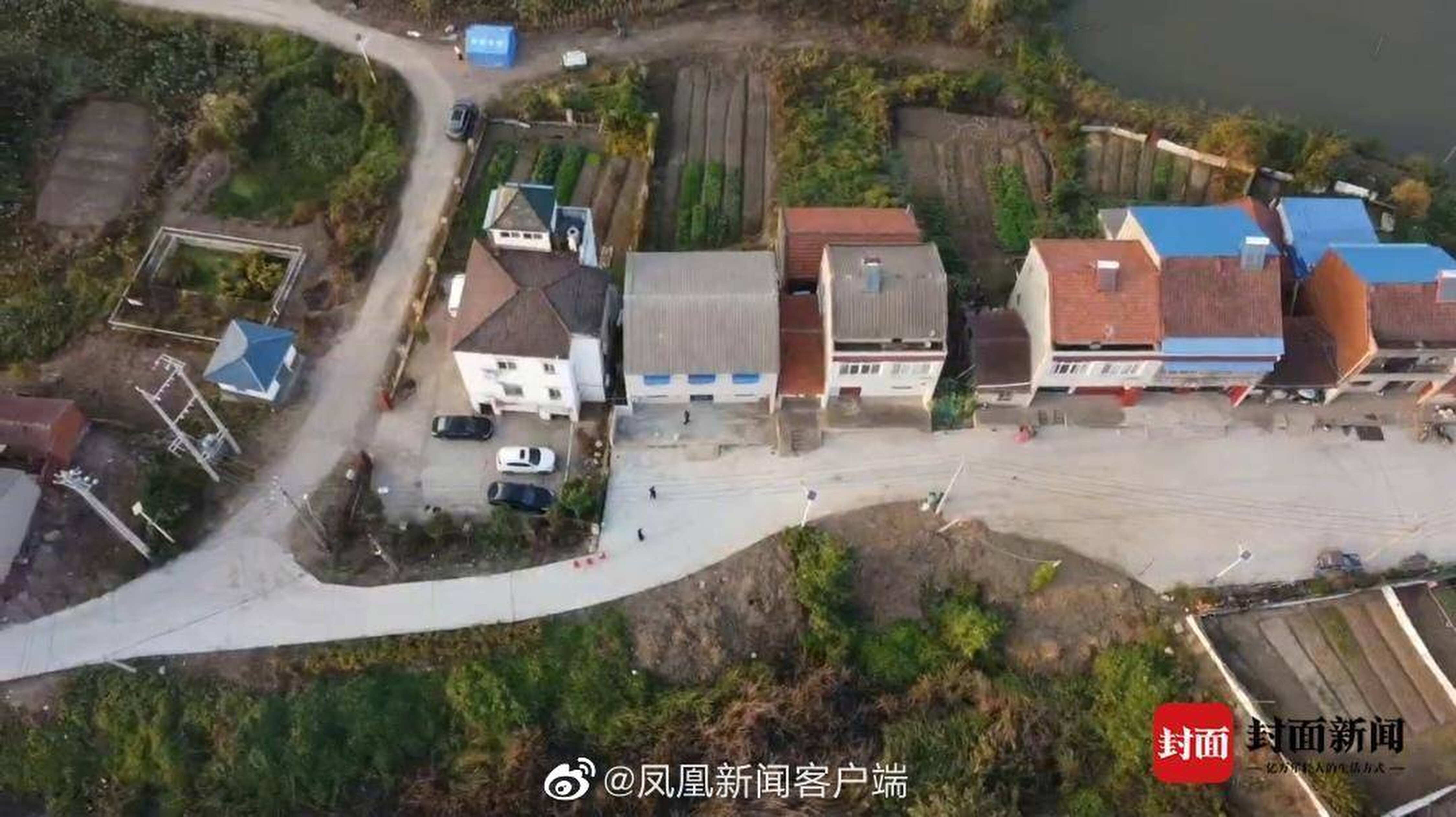 Police are searching for the murderer of a local official in Wuhan in central China, who was killed at home along with four family members. It is alleged a further two victims were killed after the suspected murderer left the home. Photo: Weibo