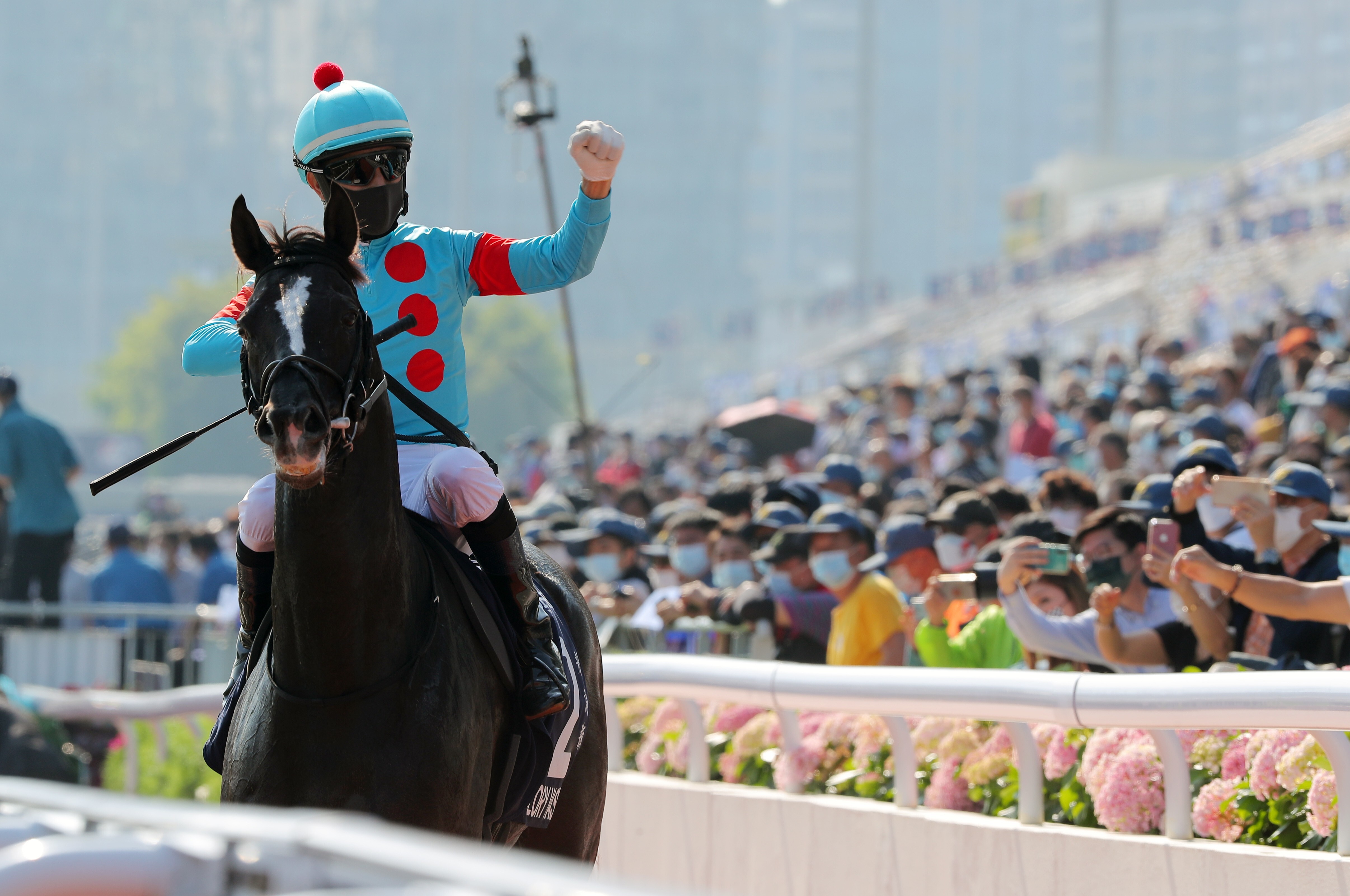 Joao Moreira celebrates Glory Vase’s victory in the Hong Kong Vase. Photos: Kenneth Chan