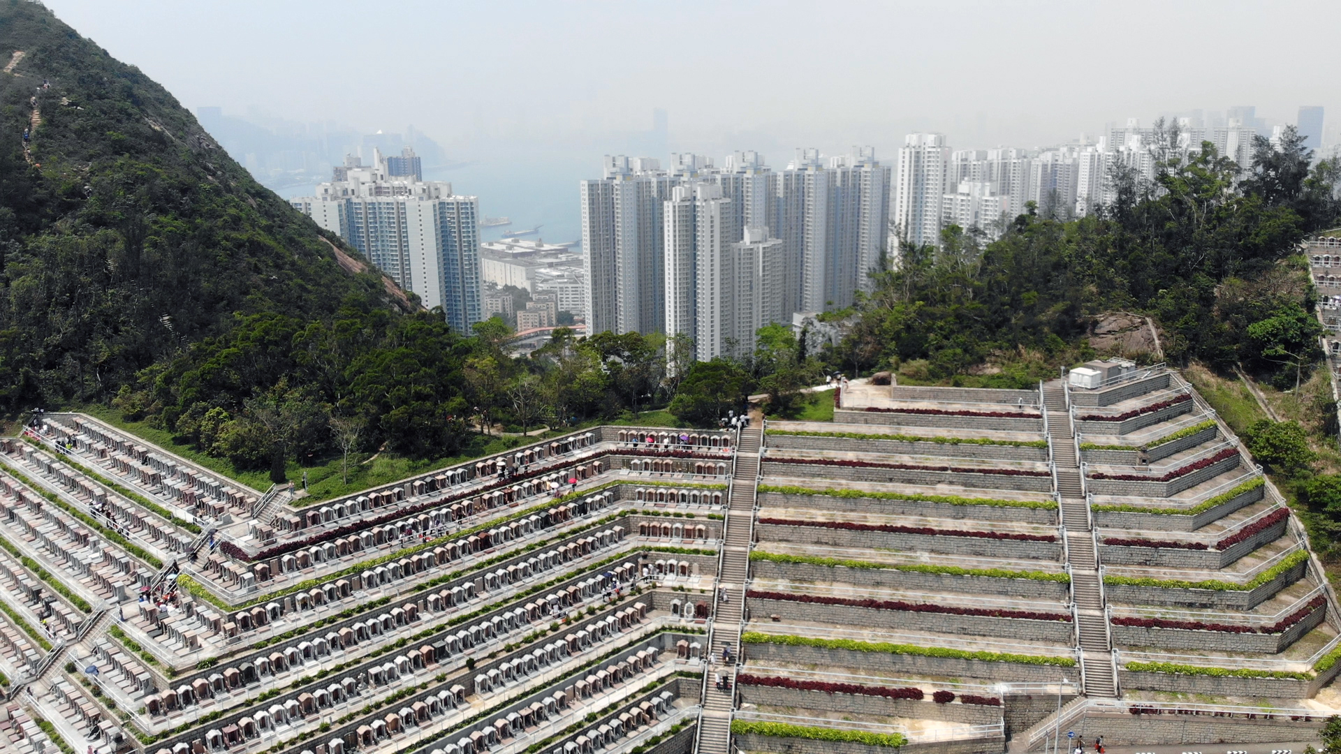 Ching Ming Festival The High Cost Of Honouring The Dead In Hong Kong South China Morning Post