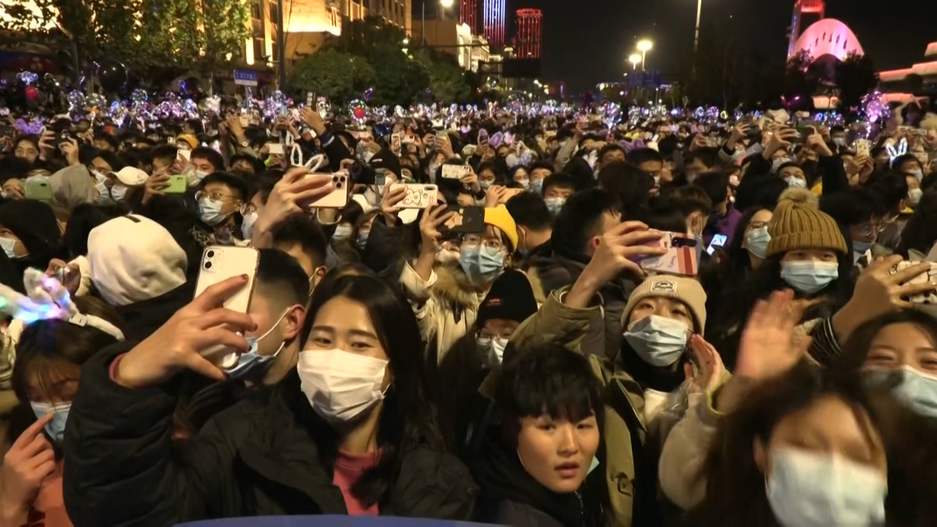 2022 New Years Eve Wuhan Thousands Of Wuhan Residents Gather For Countdown To 2021 South China Morning Post