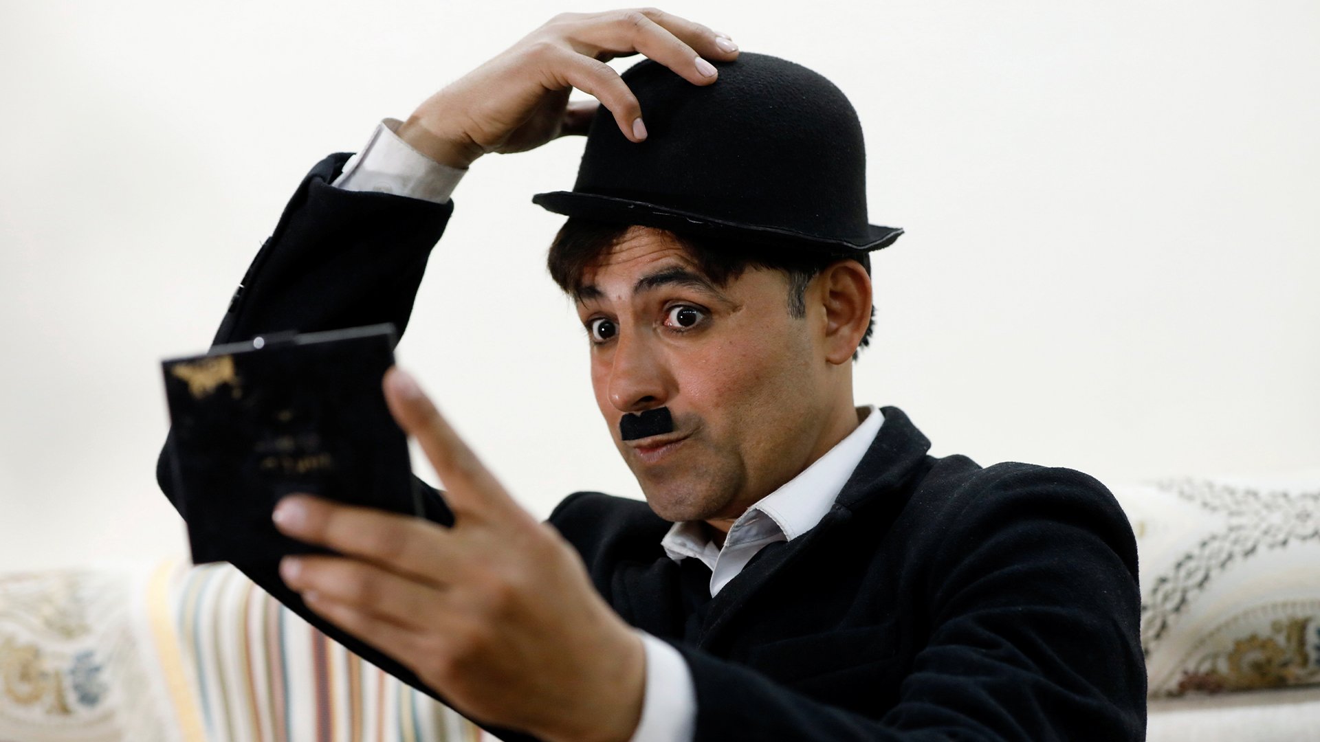 Famous Personality Of London | Writers And Celebs Born In London 1 Charlie Chaplin: Famous Personality Of London In 2021