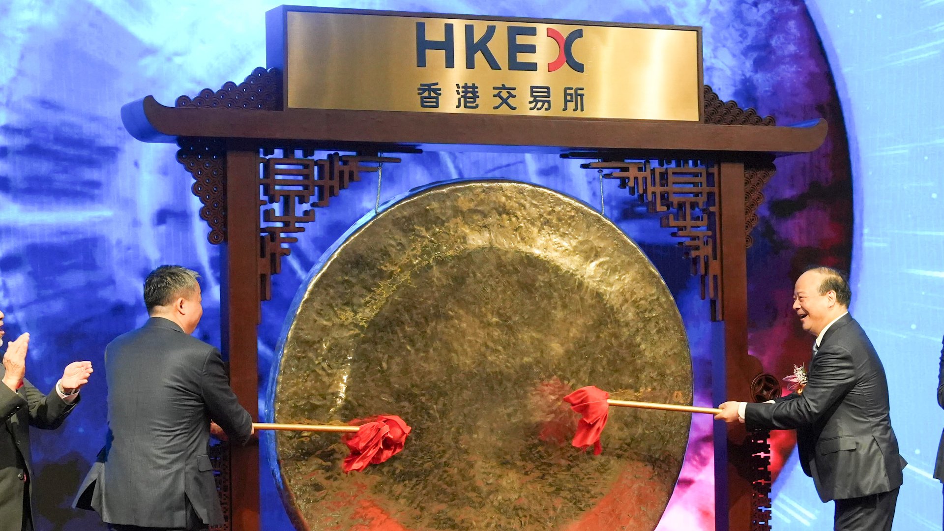 China’s largest EV battery maker CATL celebrates strong debut at Hong Kong stock market