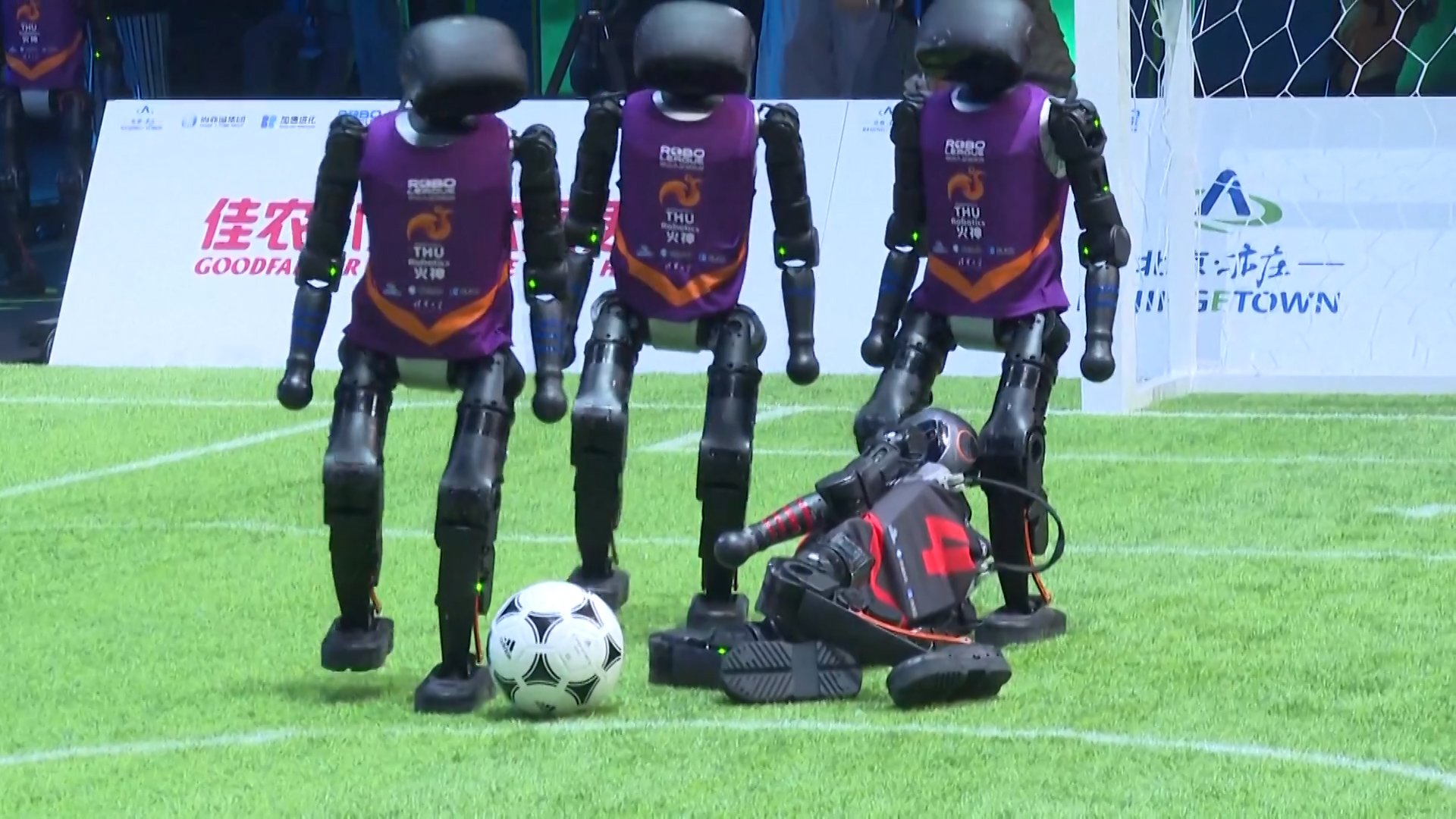 China’s first 3-on-3 autonomous AI robot football match kicks off