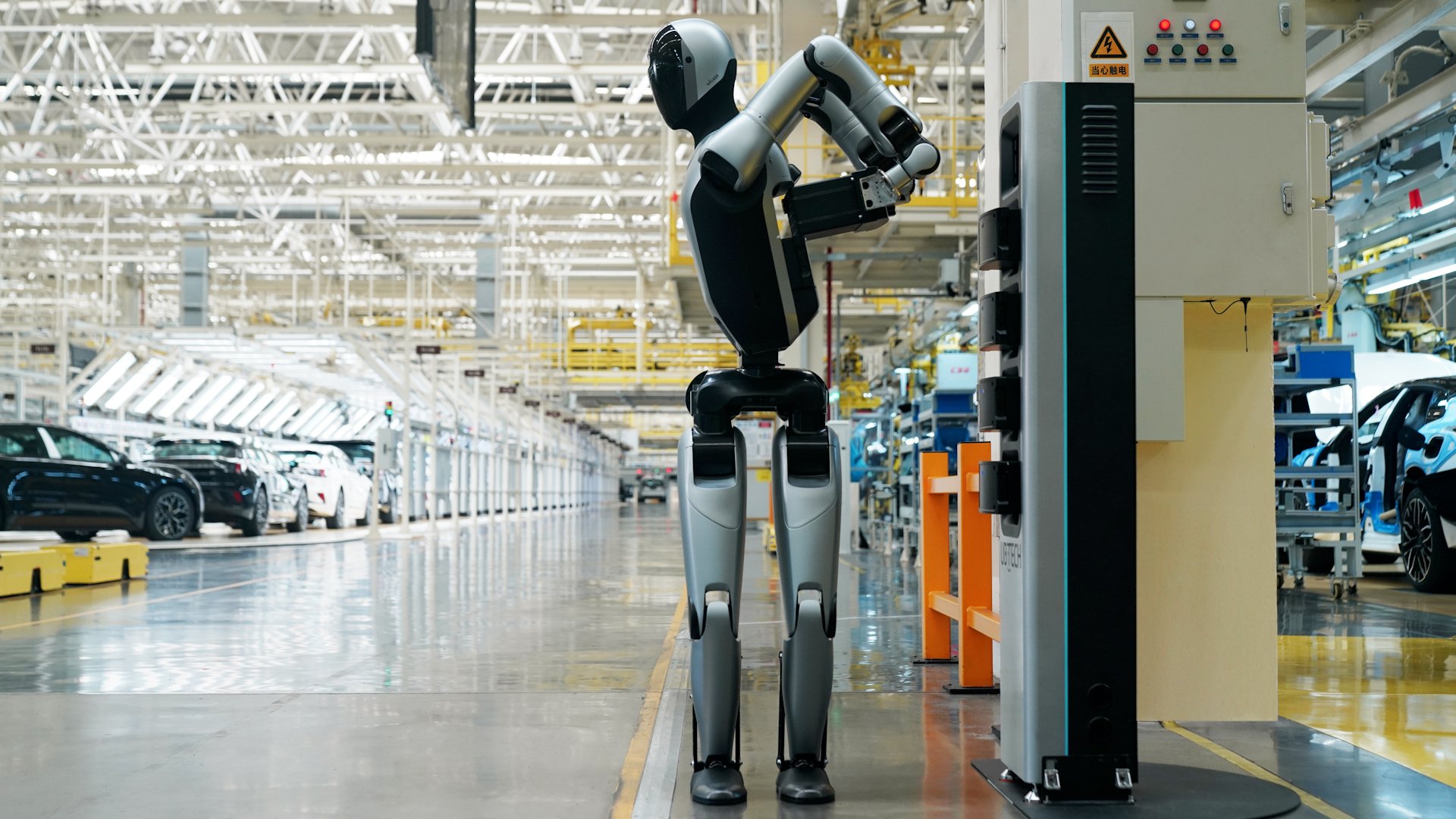 China unveils world’s first humanoid robot that can change its own batteries
