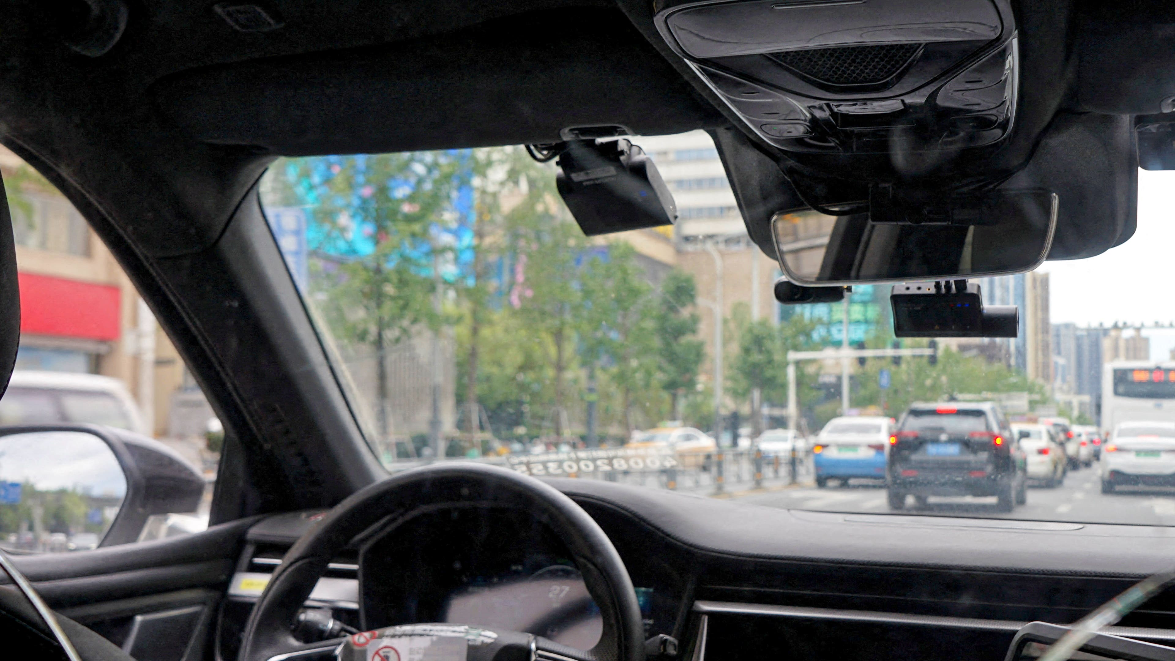 The conflict between taxis and ride-hailing services