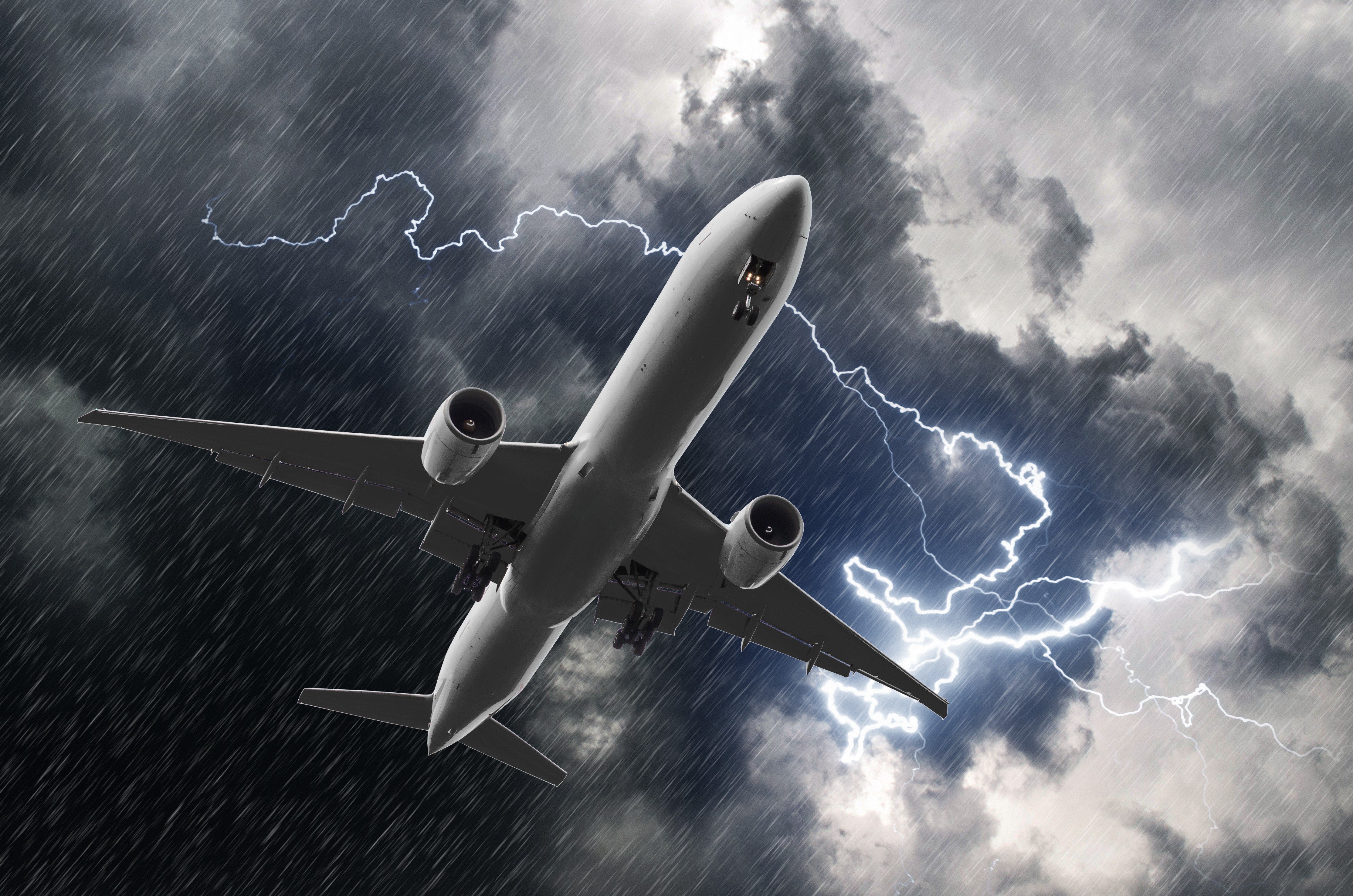 How can planes fly in thunderstorms? All the questions you&#39;ve always had about flying - YP | South China Morning Post