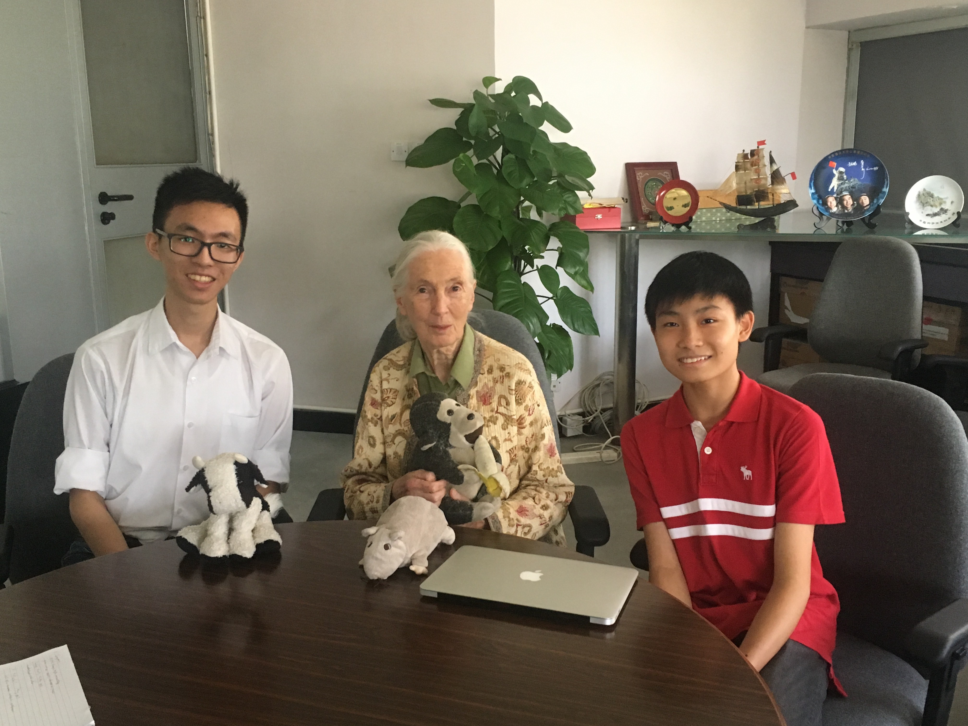JRs Adrian Wong and Kyle Leung met Jane Goodall, who talked about her days in Africa. 