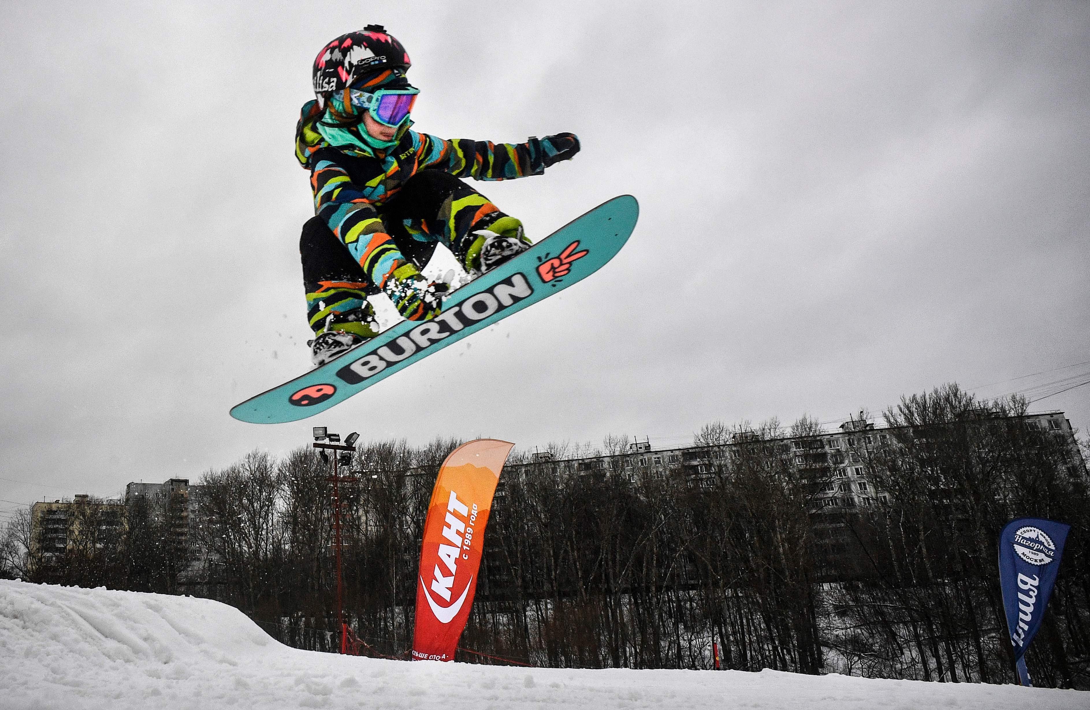 T handelaar in het midden van niets #Thisgirlcan snowboard better than you ever will and she's only six - YP |  South China Morning Post