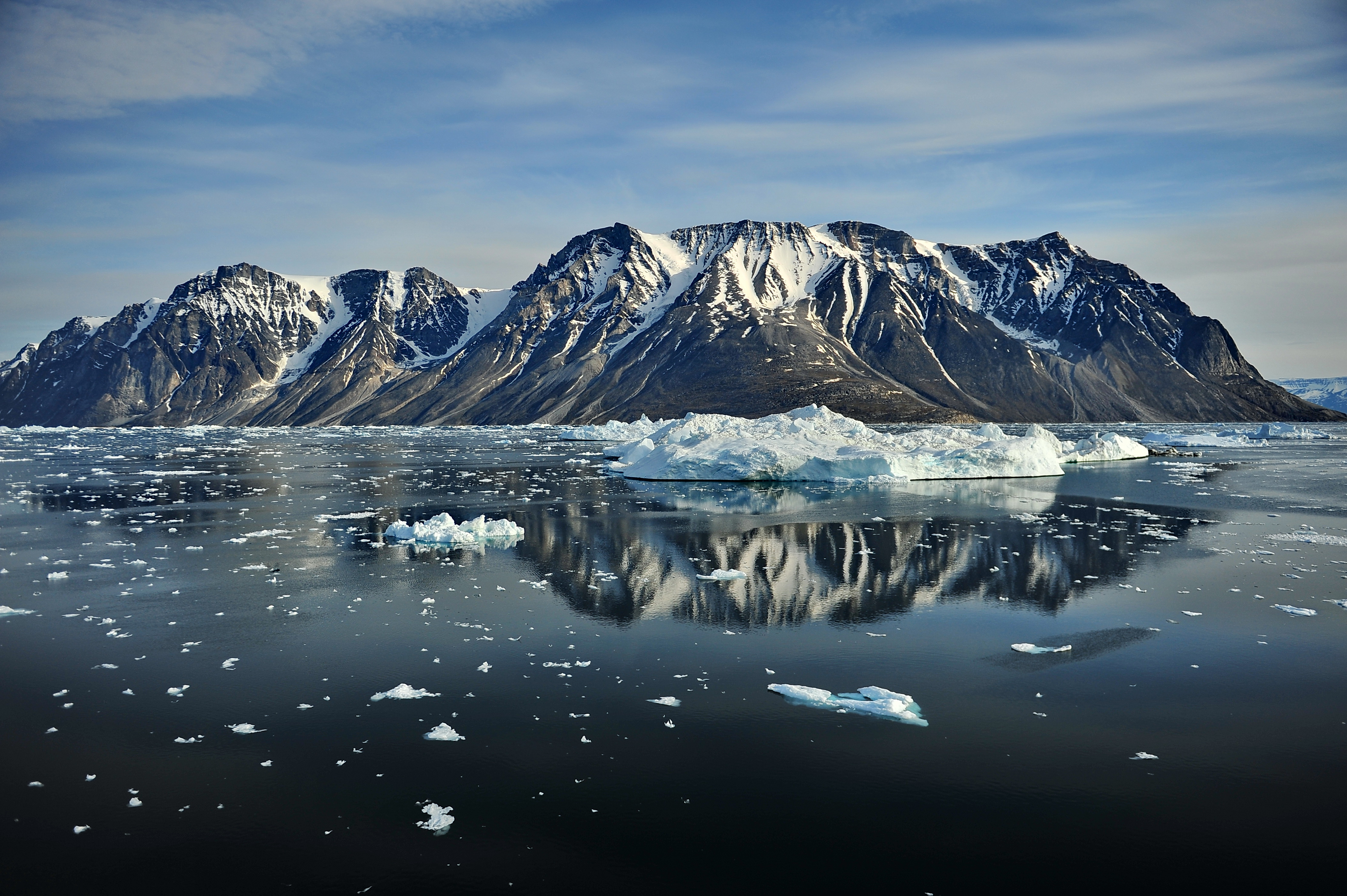 Scientist have found that the Earth's second-largest ice sheet in Greenland is losing ice at a faster pace.