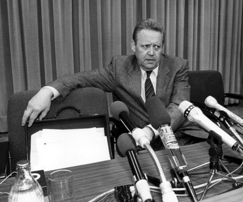 The press conference of November 9, 1989, at which Guenter Schabowski announced that visas would be freely granted to those wanting to travel outside East Germany. Photo: AFP 