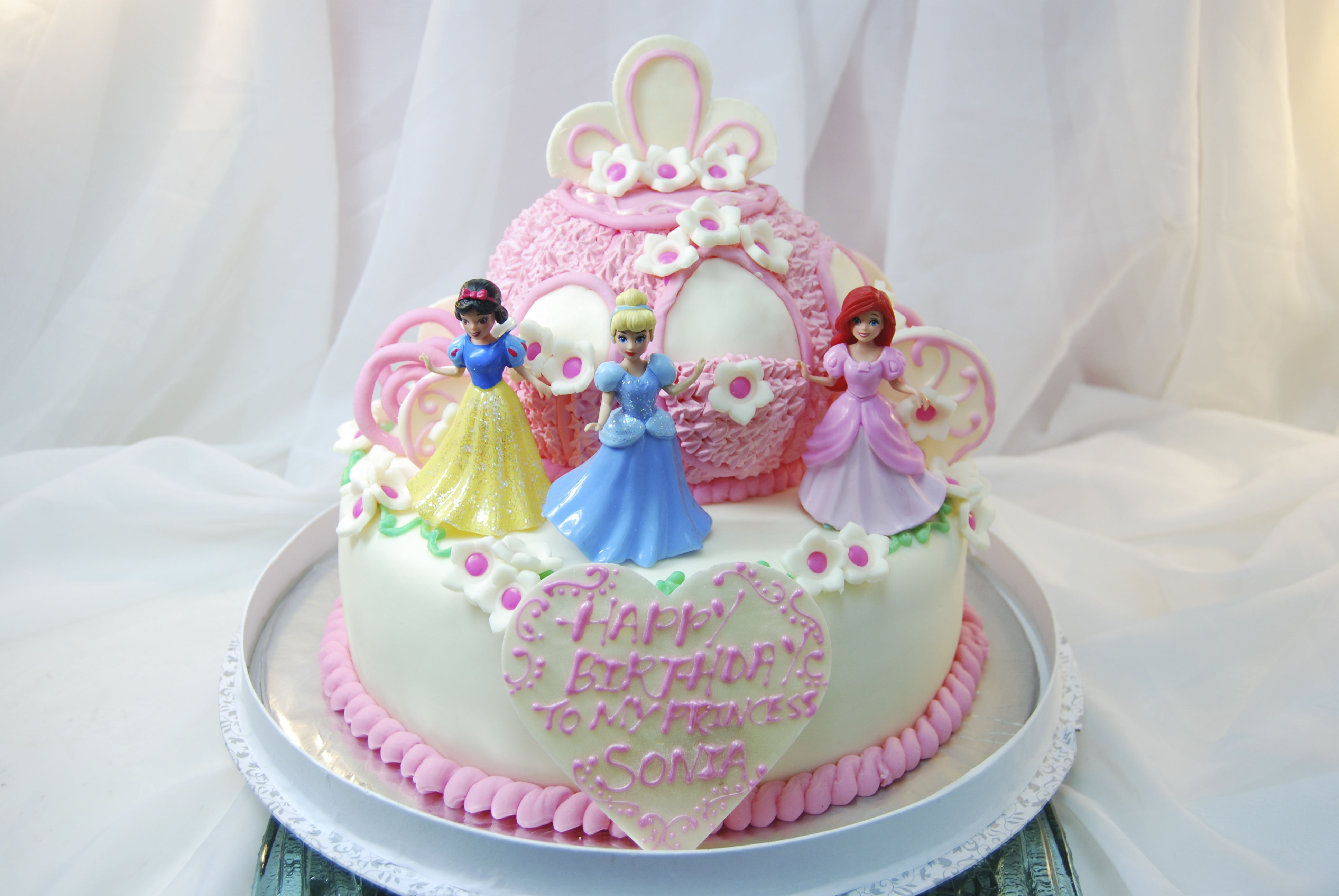 This Handout image shows parties cake from Cake Temptations. HANDOUT [08DECEMBER2015 FEATURES FAMILY PARTIES]