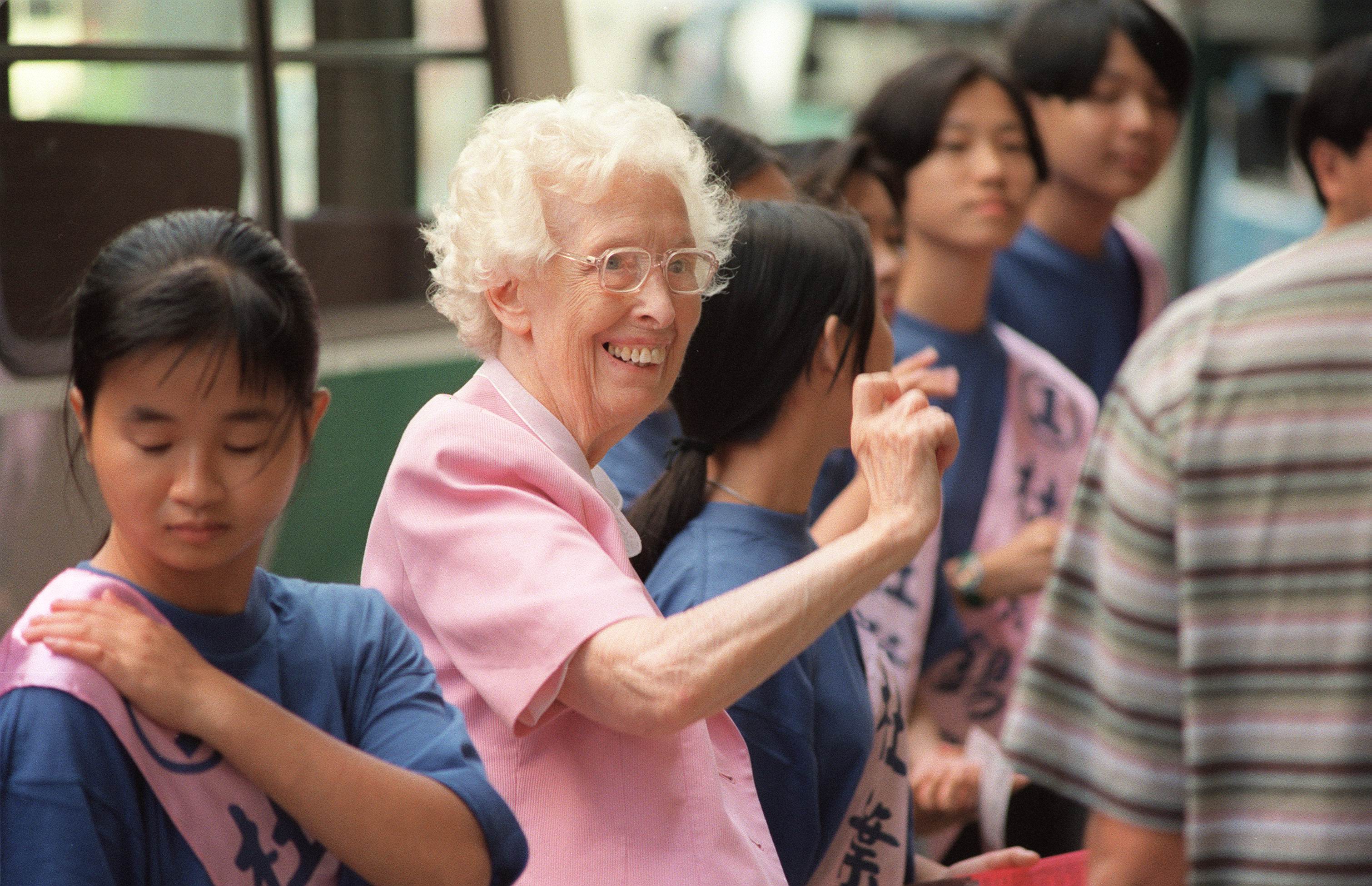 The 82-year-old veteran independent legislator Elsie Tu is all smiles during the 1995 Legislative Council elections.