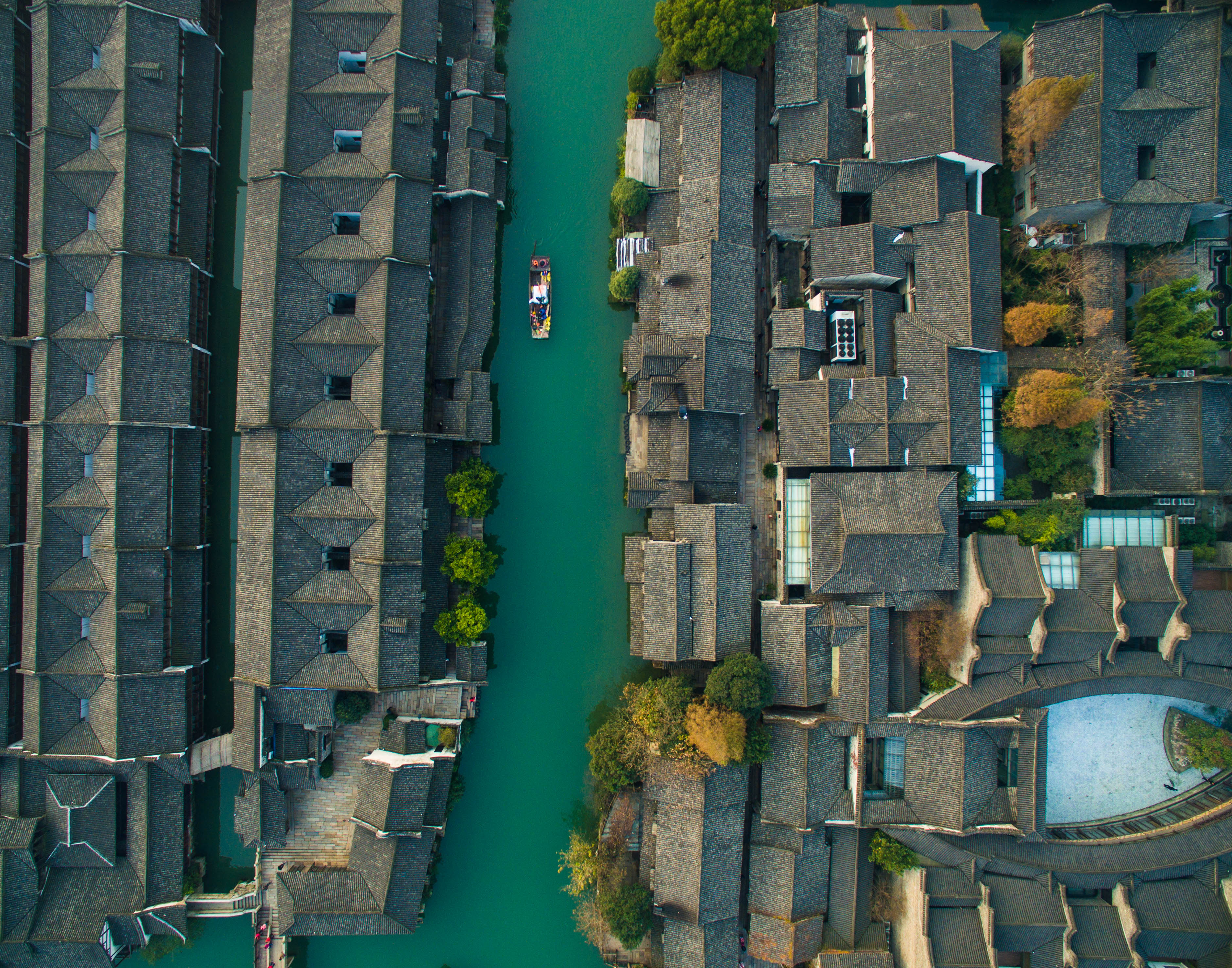 (151213) -- BEIJING, Dec. 13, 2015 (Xinhua) -- An aerial photo taken on Dec. 7, 2015 shows the scenery of Wuzhen Township, a town city for the World Internet Conference, east China's Zhejiang Province. The World Internet Conference will be held in Wuzhen from Dec. 16 to 18. (Xinhua/Xu Yu) 