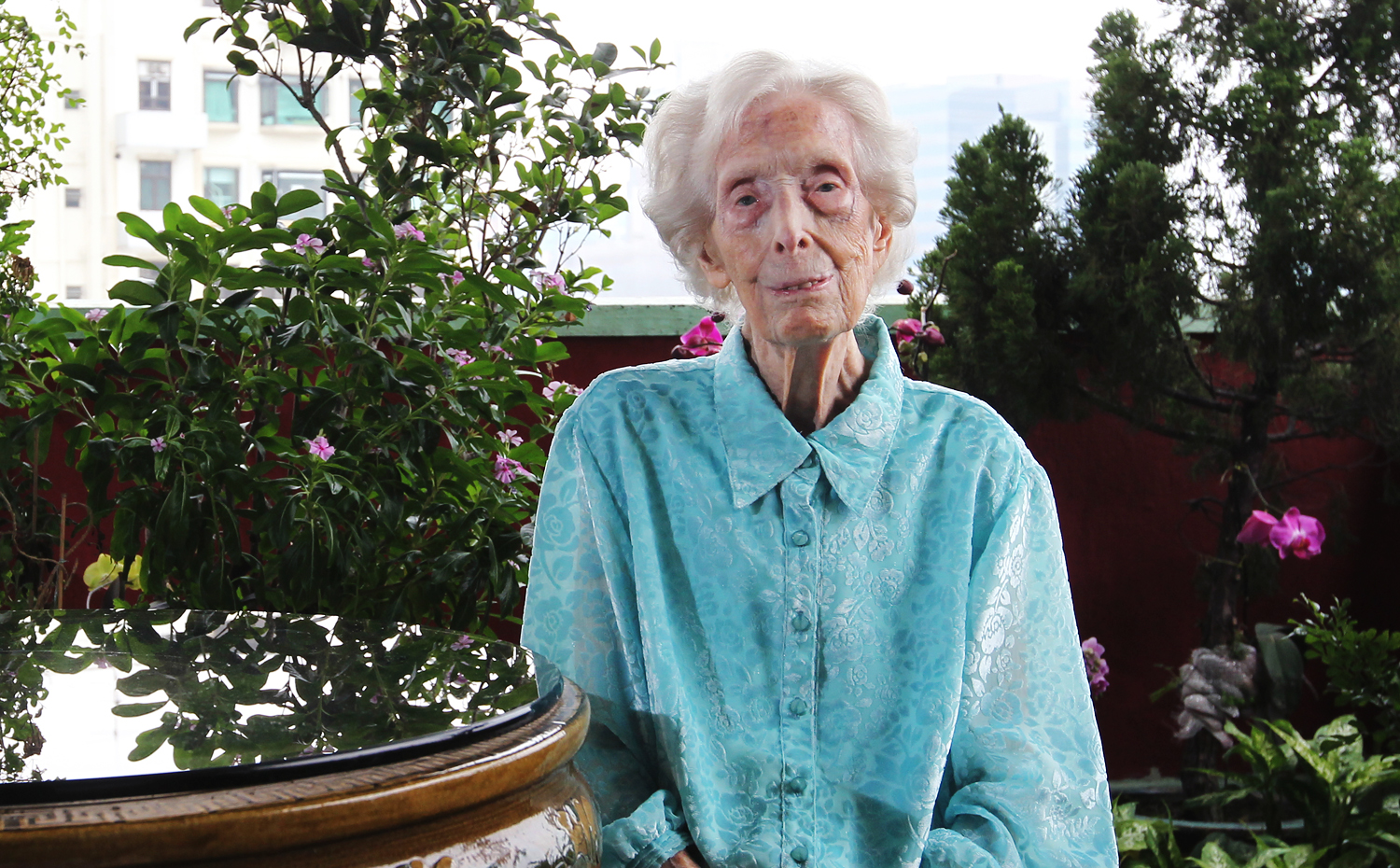 Elsie Tu, former lawmaker and social activist, is interviewed at her home in Kwun Tong. She will celebrate her 100th birthday on May 31. 16APR13