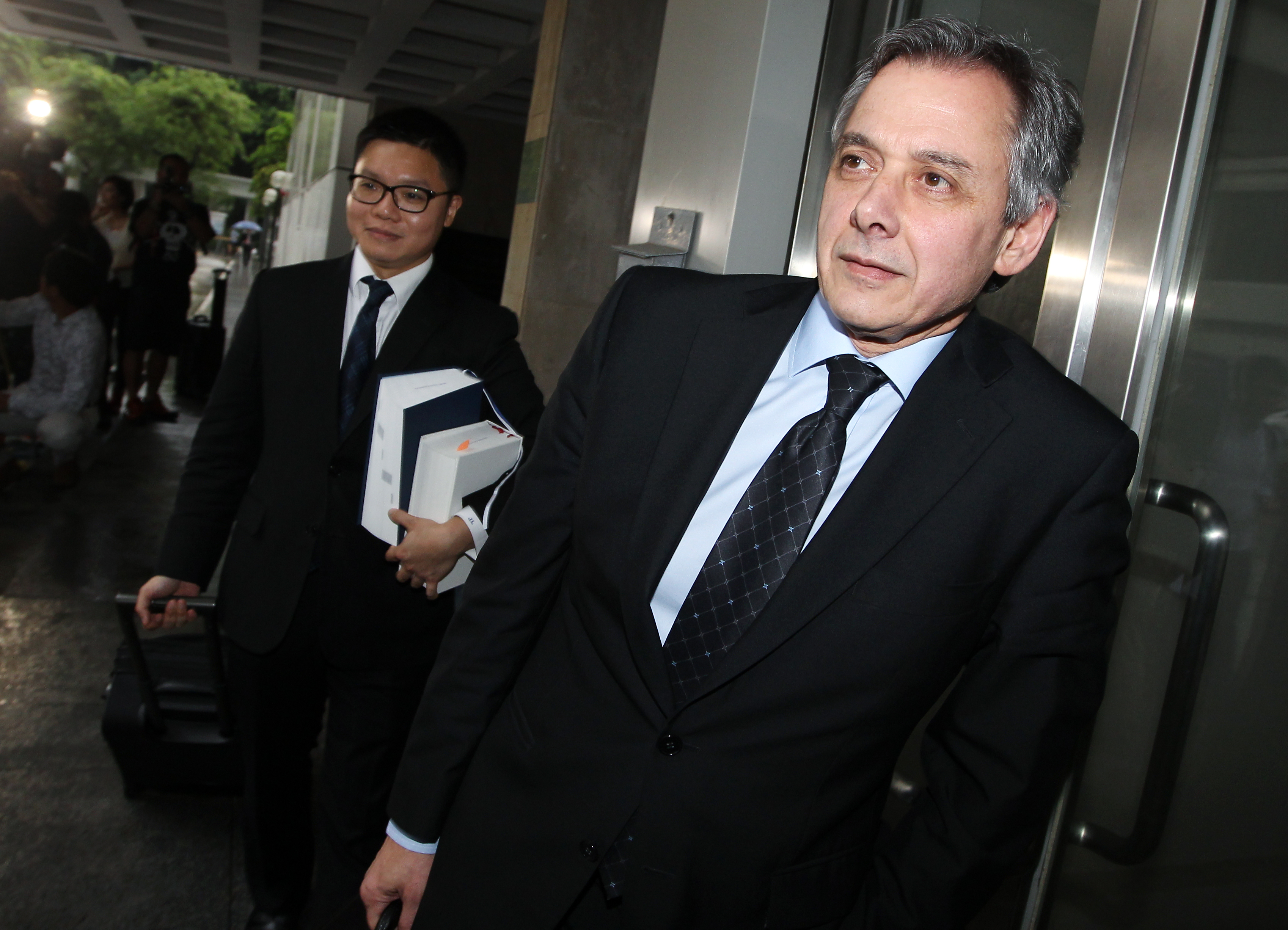Kevin Zervos (right), Director of Public Prosecutions, appears in High Court on behalf of the Independent Commission Against Corruption over its request for journalistic materials from Commercial Broadcasting and iSunAffairs relating to Lew Mon-hung. 05SEP13