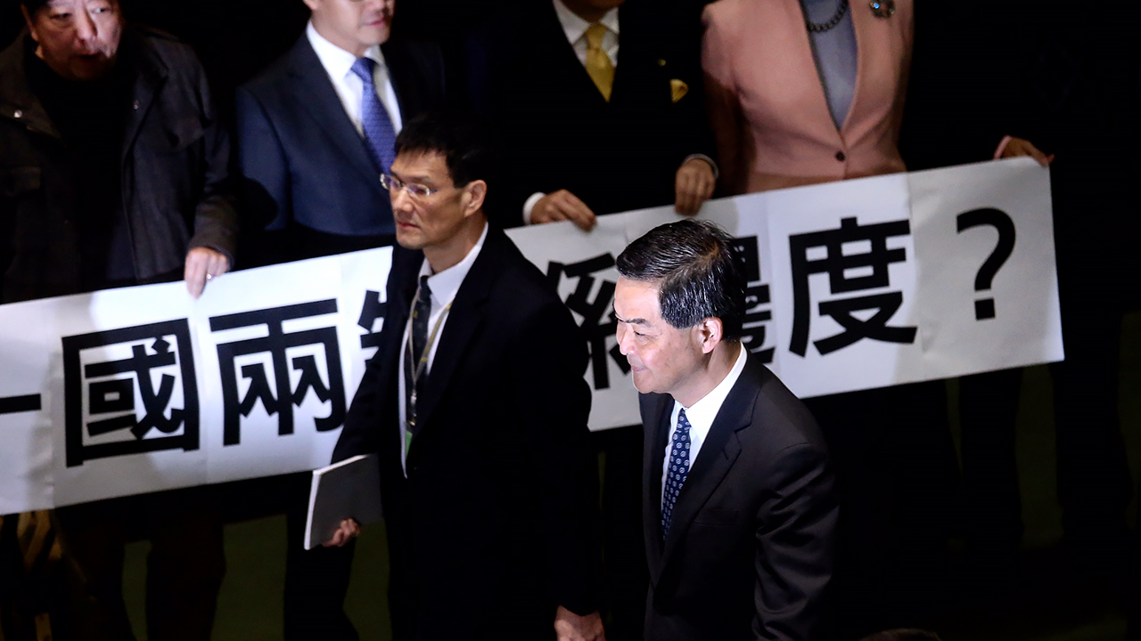Hong Kong Chief Executive Leung Chun-ying arrives at Legco Chamber for Q&A session. 14JAN16 SCMP/ K. Y. Cheng