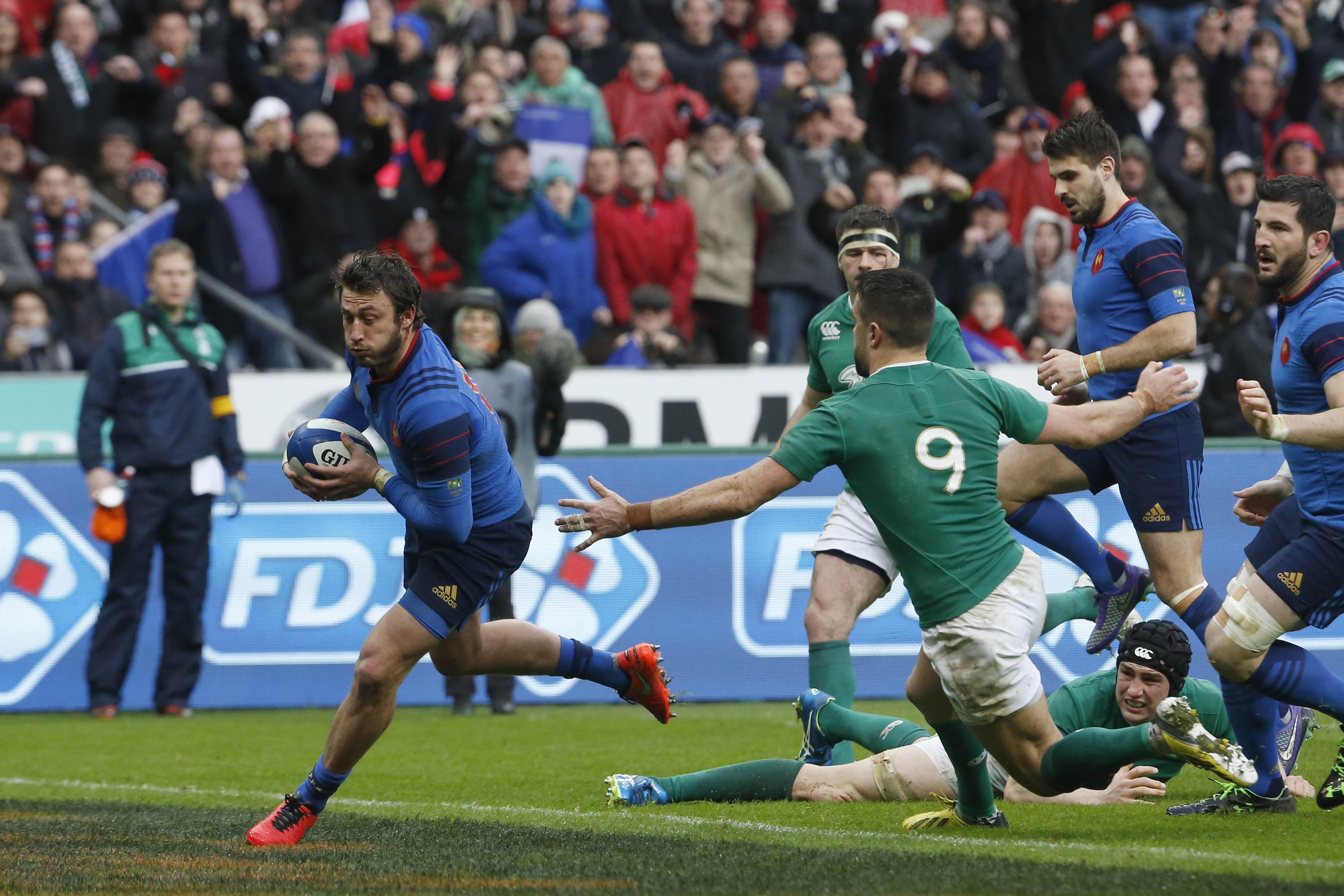 France fullback Maxime Medard on his way to scoring the winning try in their Six Nations 10-9 victory over Ireland in Paris. Photo: AFP