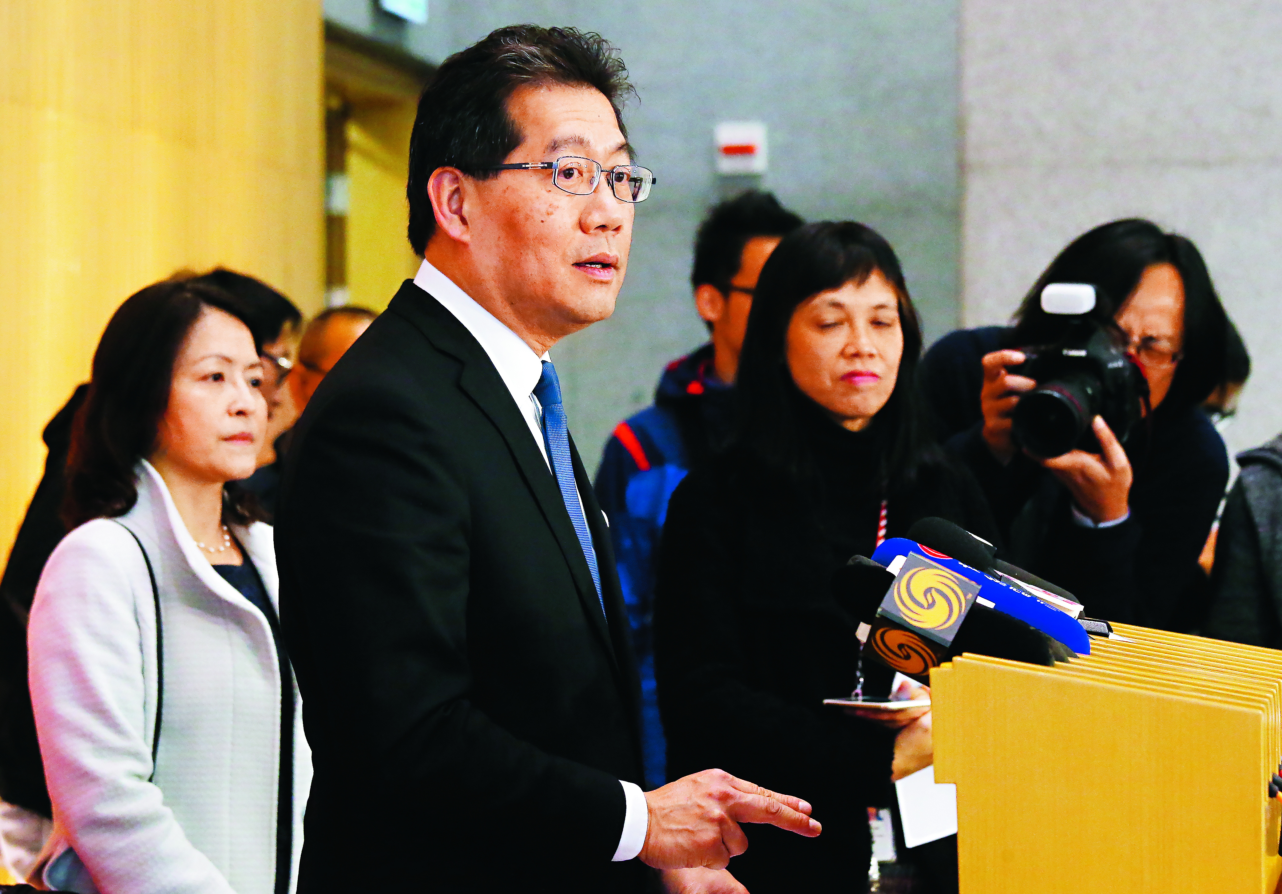 Hong Kong Secretary for Commerce and Economic Development Gregory So Kam-leung addresses the press over the reform’s failure. Photo: Dickson Lee