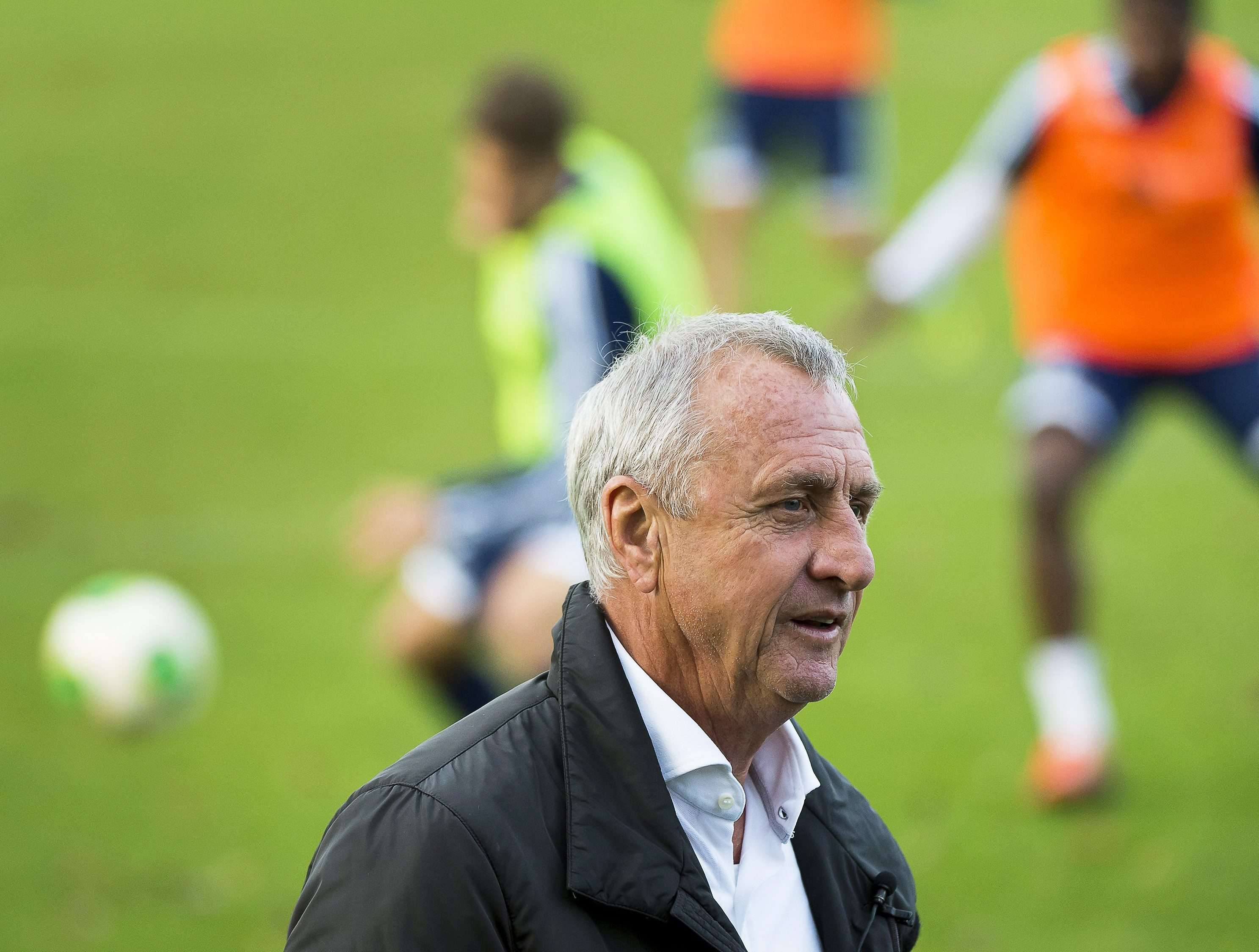 Dutch soccer great Johan Cruyff suffering lung cancer