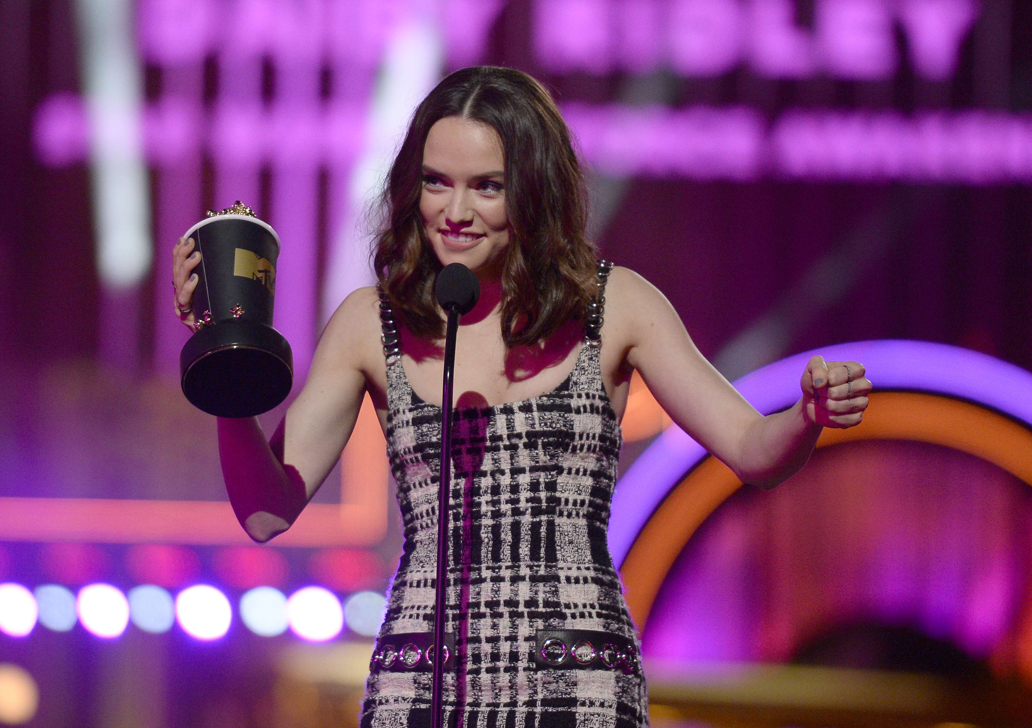 <p>Irreverent fan-voted film awards also presents golden popcorn trophies to Daisy Ridley, Charlize Theron and Straight Outta Compton</p>