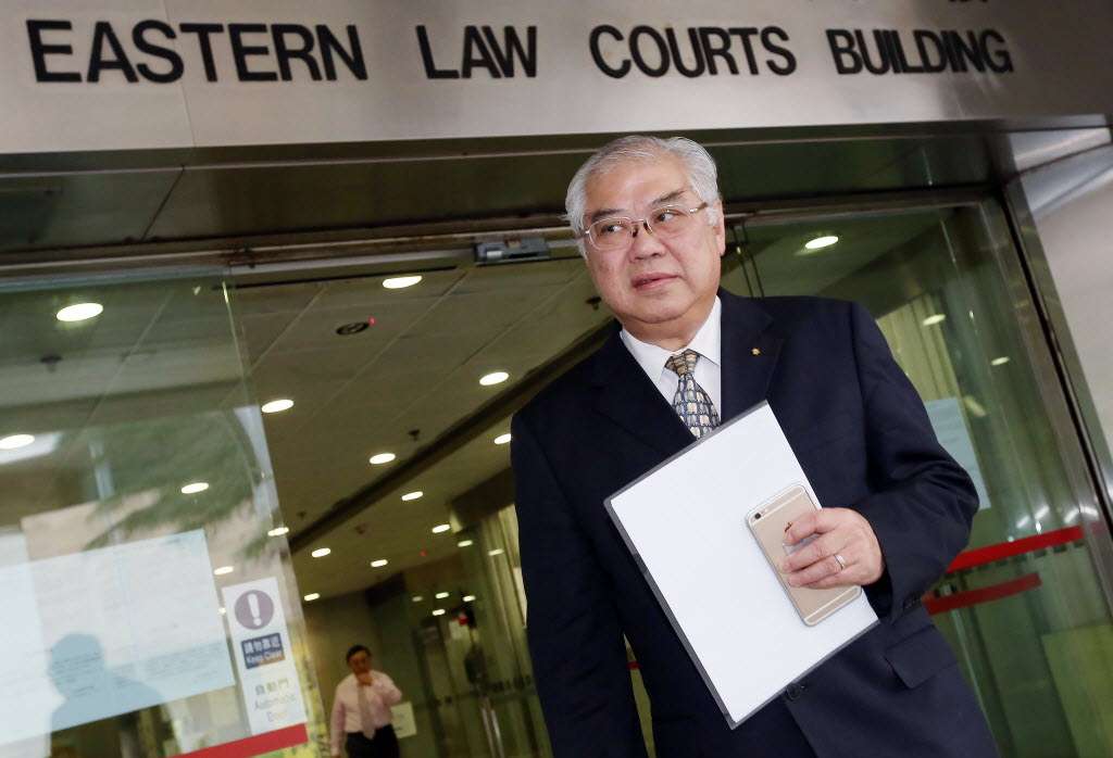 <p>Raymond Wong Yuk-man, who is conducting own defence in assault trial, produces montage of dozing pro-establishment lawmaker who, he suggests, ‘hated’ him for promoting sleep-inducing filibusters</p>