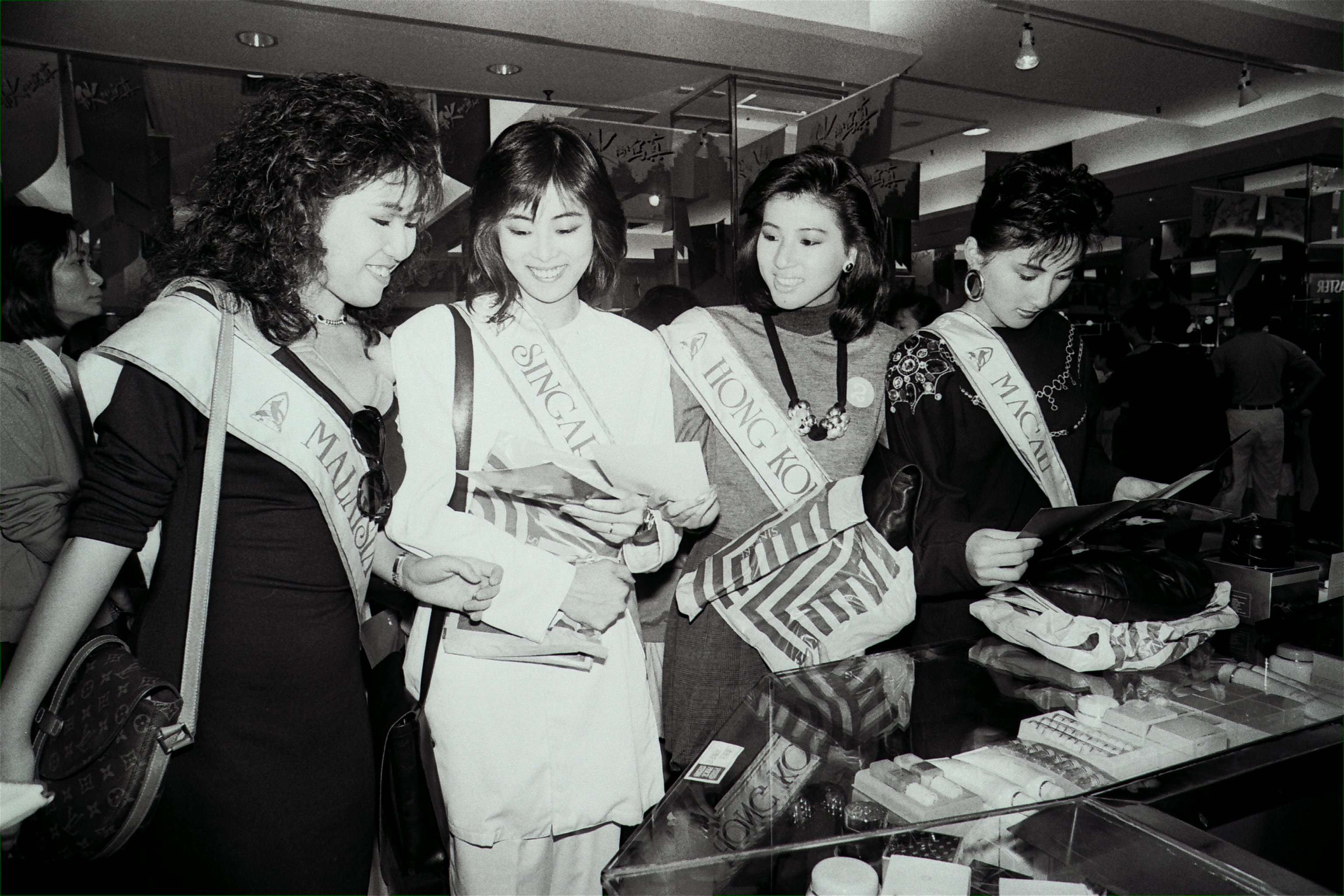 Sincere helped to sponsor important fashion and cultural events in Hong Kong over the years. In this undated file photo, four contestants for the Miss Asia Pacific Quest beauty pageant share the centre court at a Sincere department store event.