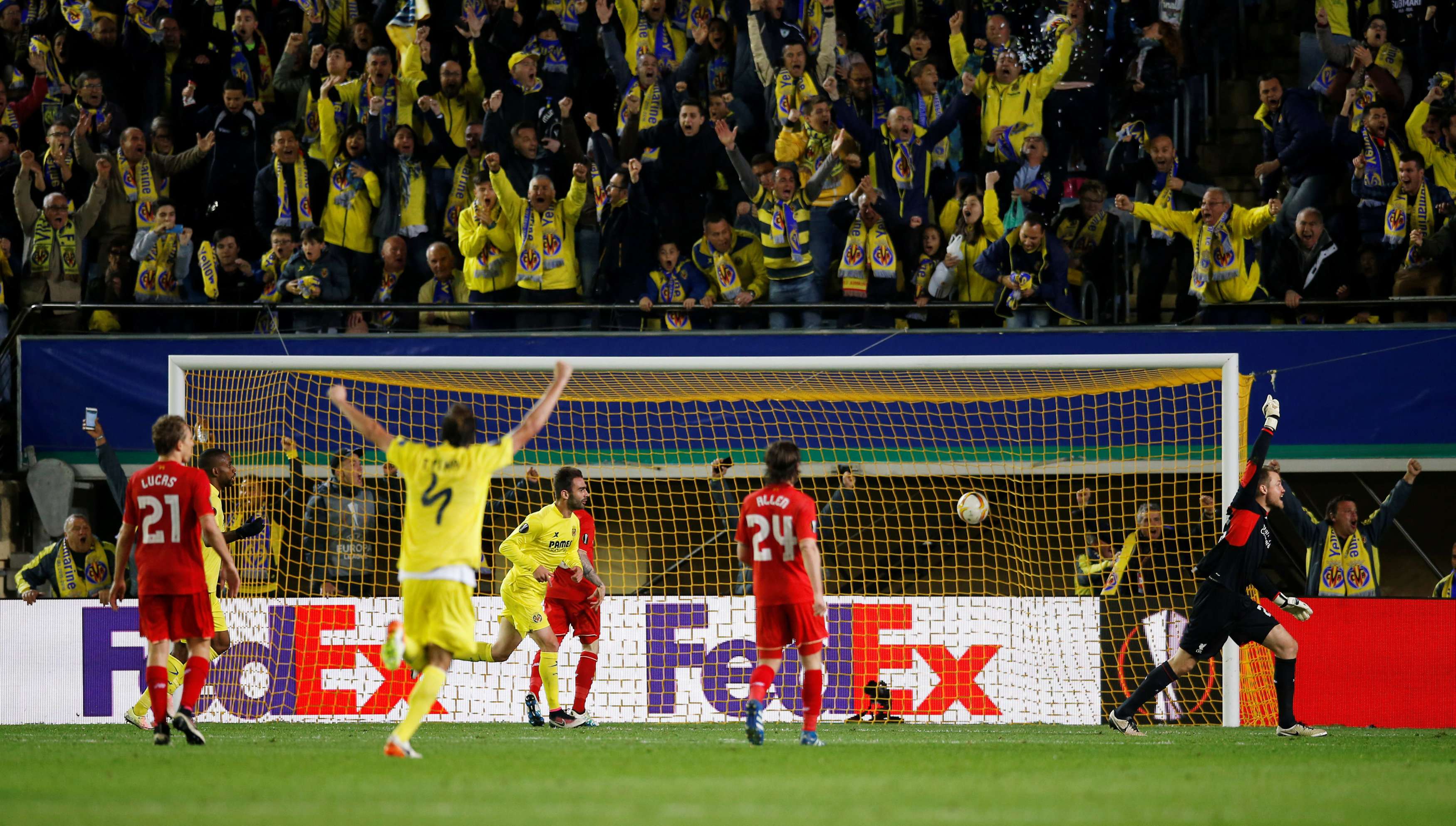 Villarreal celebrate scoring an invaluable winner at the death in the first leg against Liverpool. Photo: Reuters