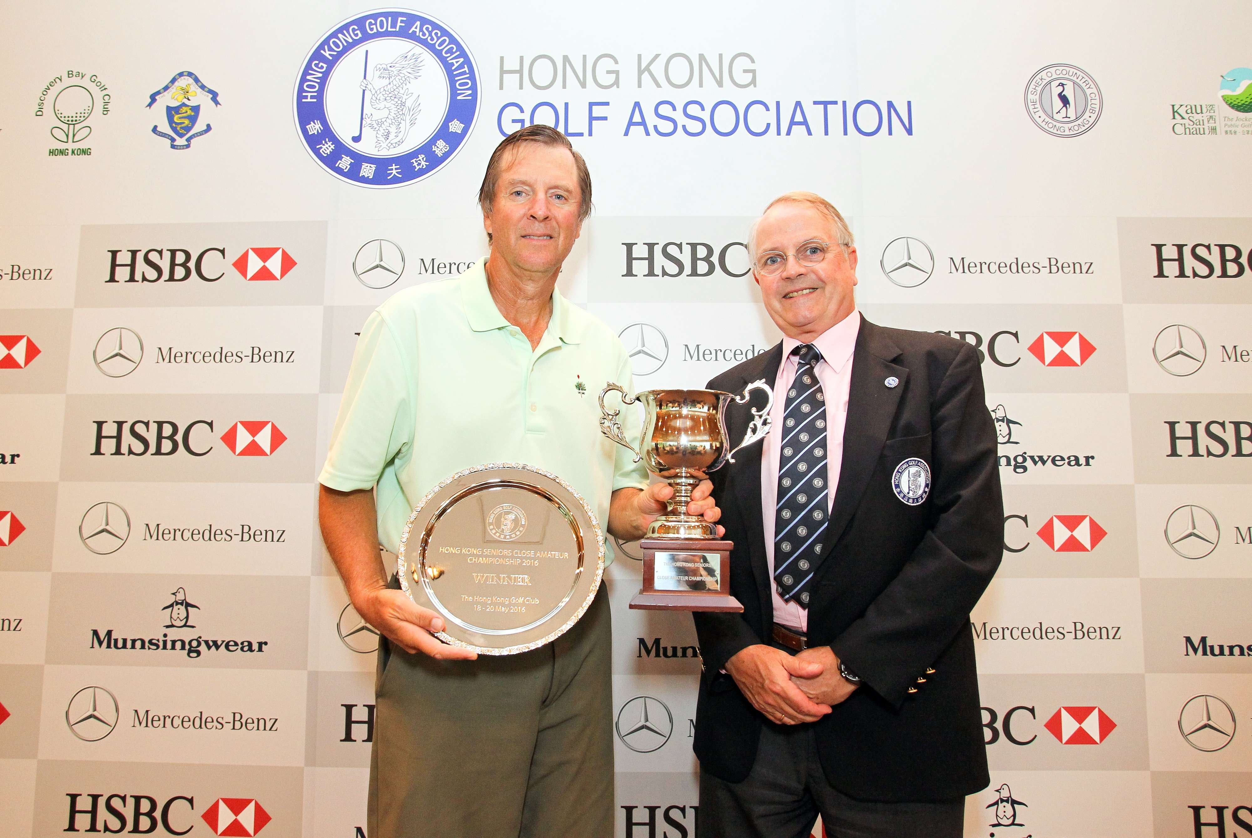 Doug Williams with his trophy after the Hong Kong Senior Close Amateur Championship at Fanling. Photo: Daniel Wong