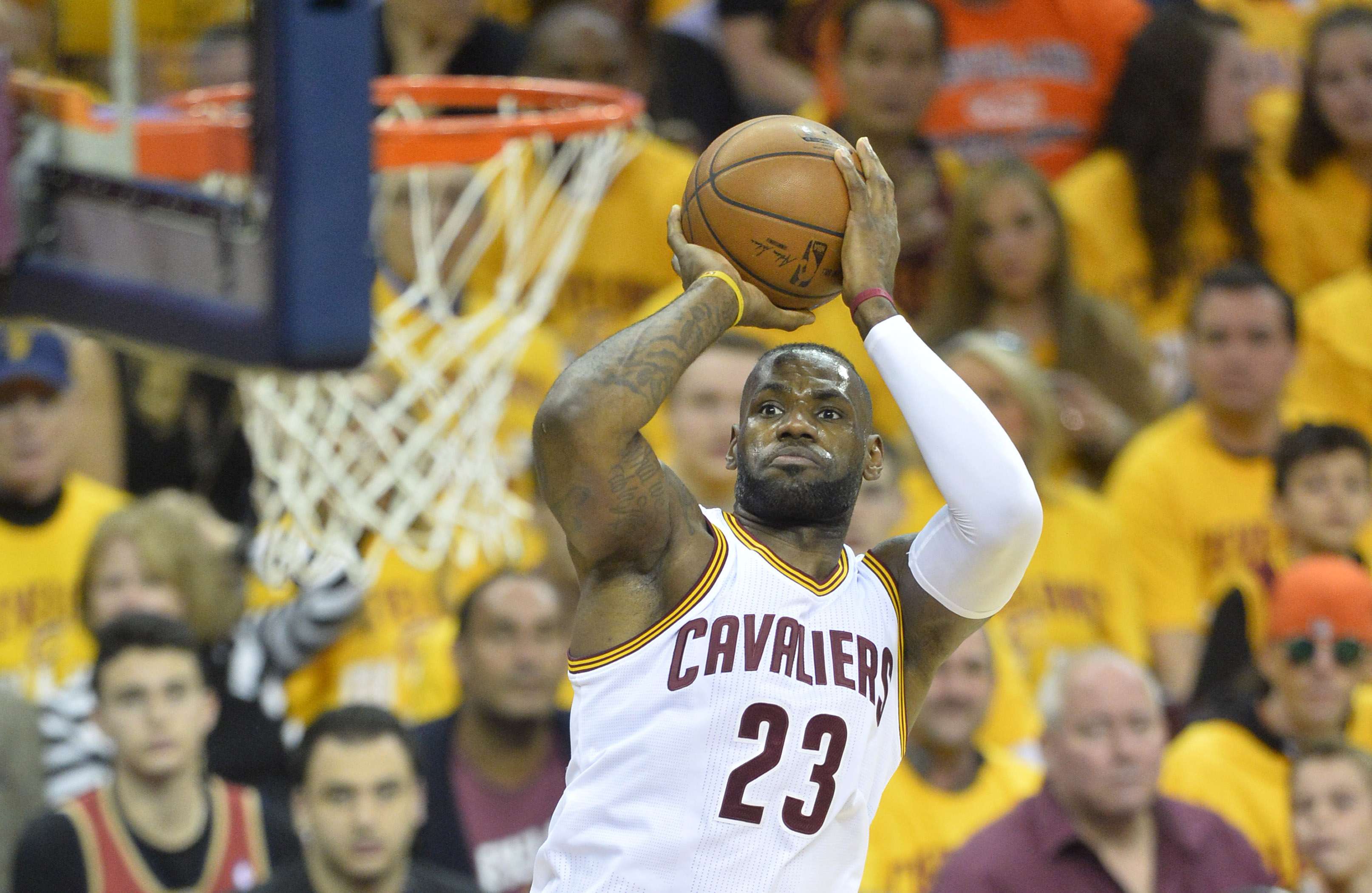 LeBron shoots in the first quarter. Photo: USA TODAY Sports